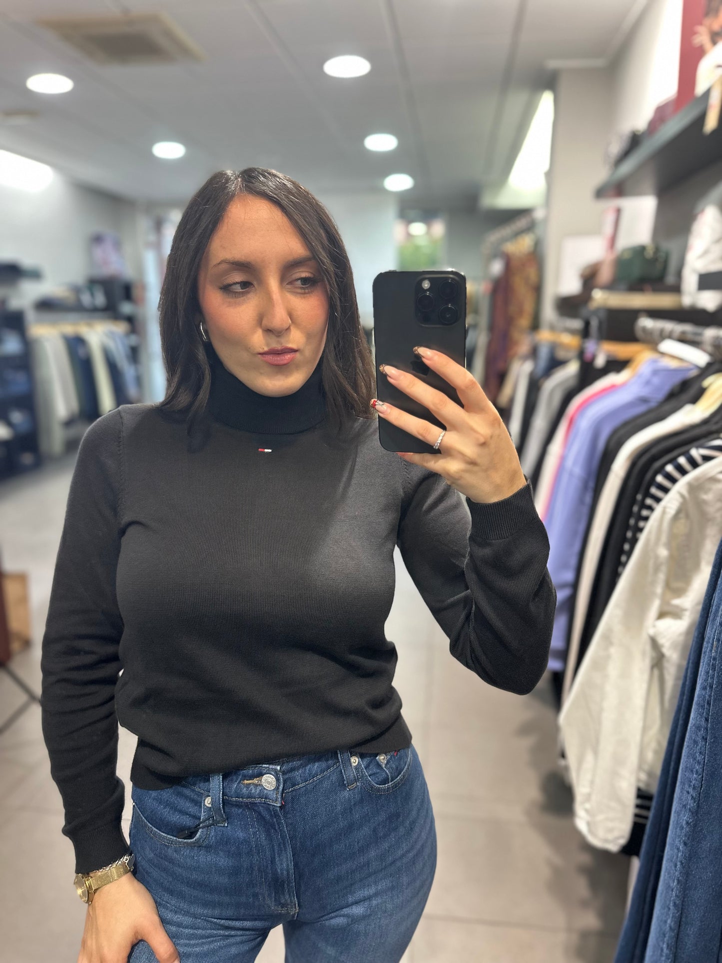 JERSEY TOMMY JEANS CUELLO ALTO NEGRO