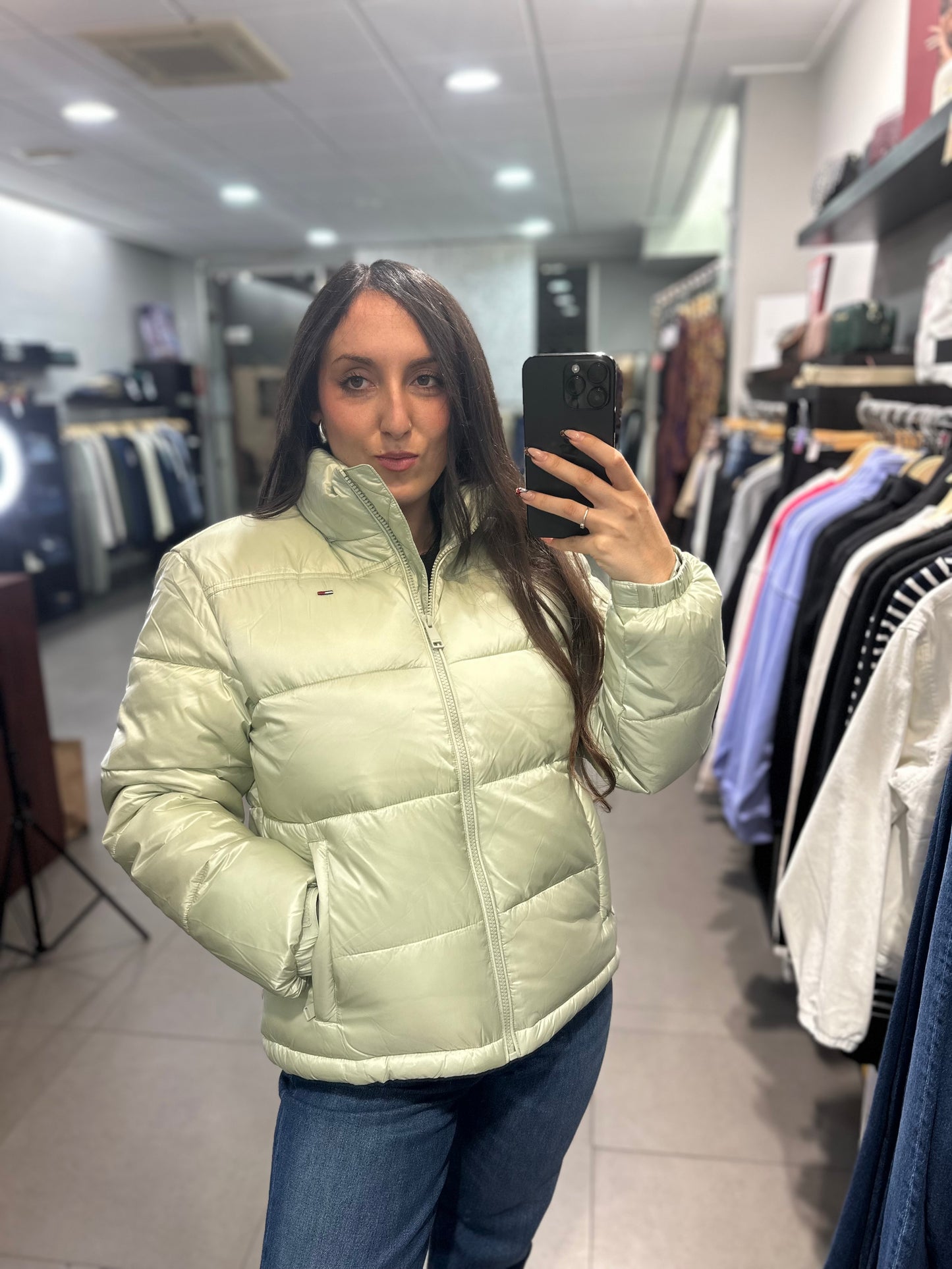 CHAQUETA TOMMY JEANS VERDE EFECTO SATINADO