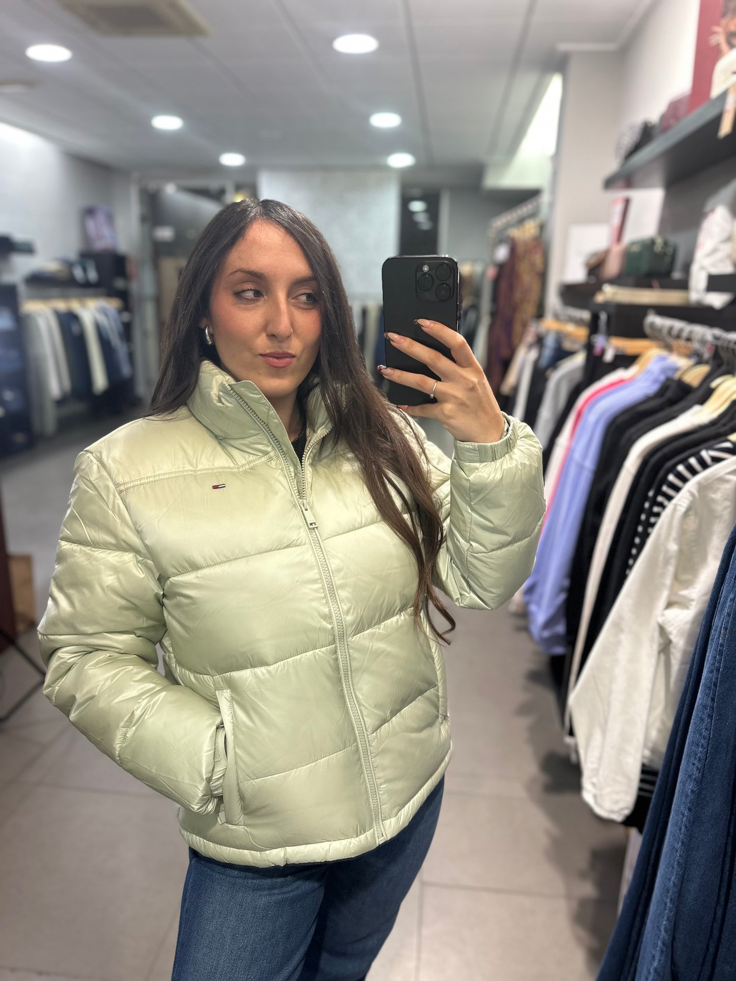 CHAQUETA TOMMY JEANS VERDE EFECTO SATINADO