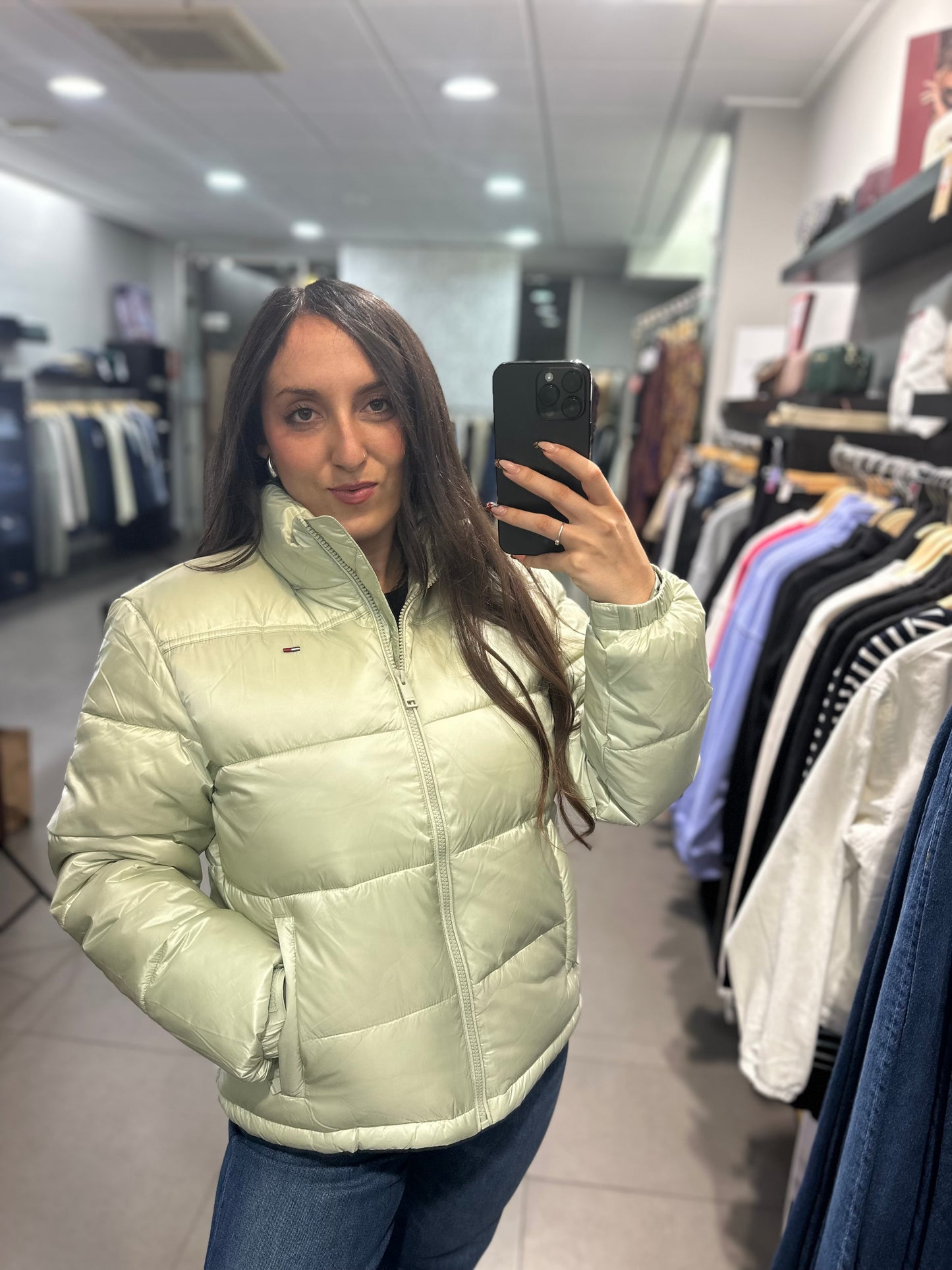 CHAQUETA TOMMY JEANS VERDE EFECTO SATINADO