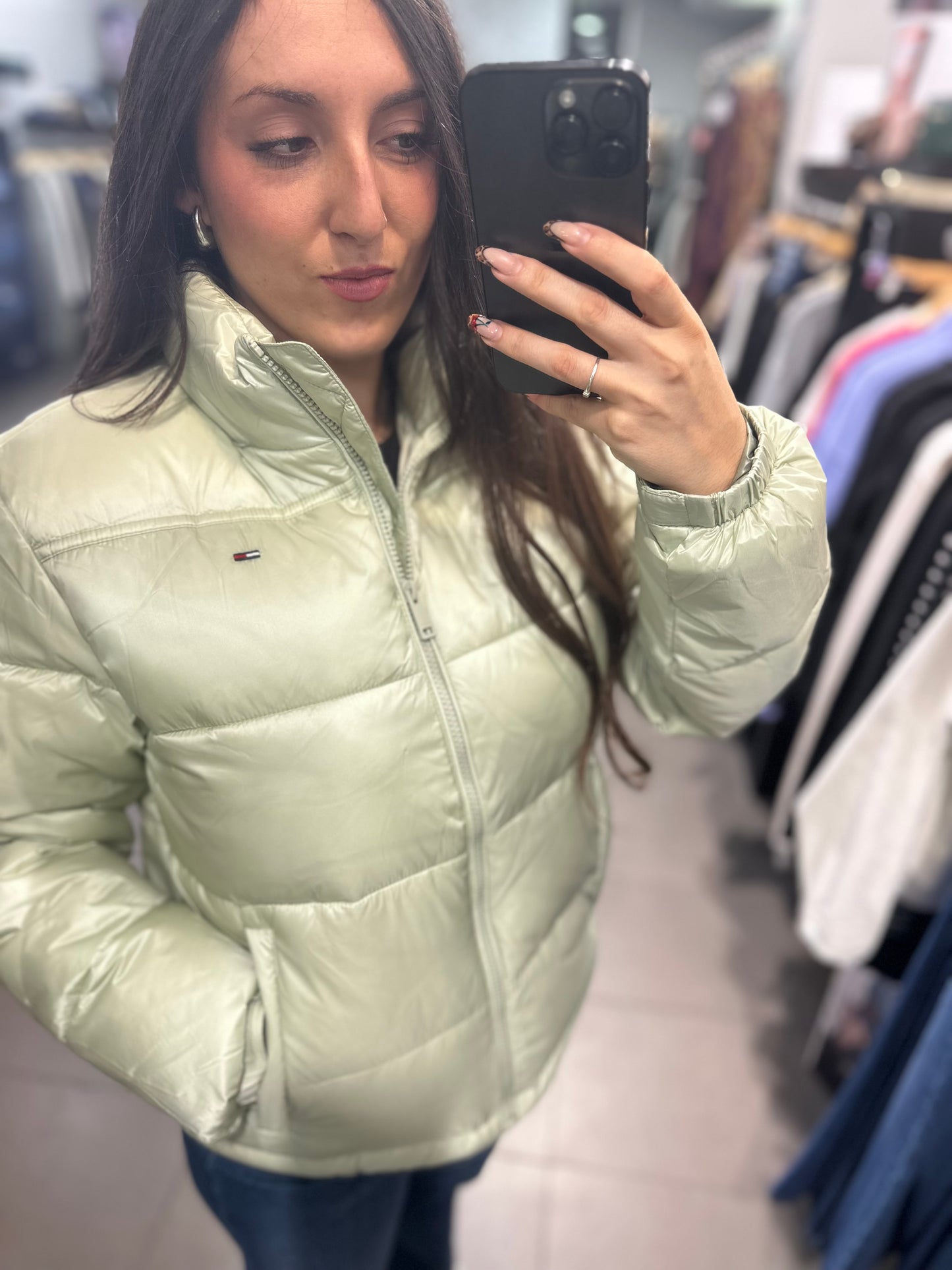 CHAQUETA TOMMY JEANS VERDE EFECTO SATINADO