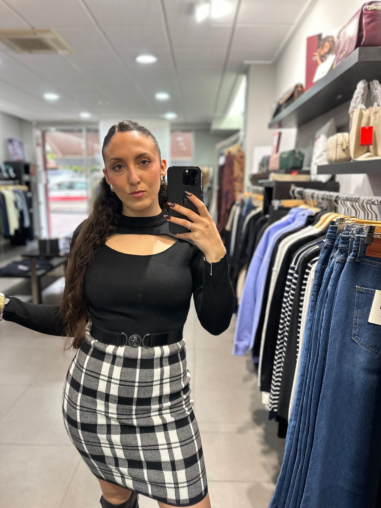 VESTIDO GUESS PUNTO CON CINTURON