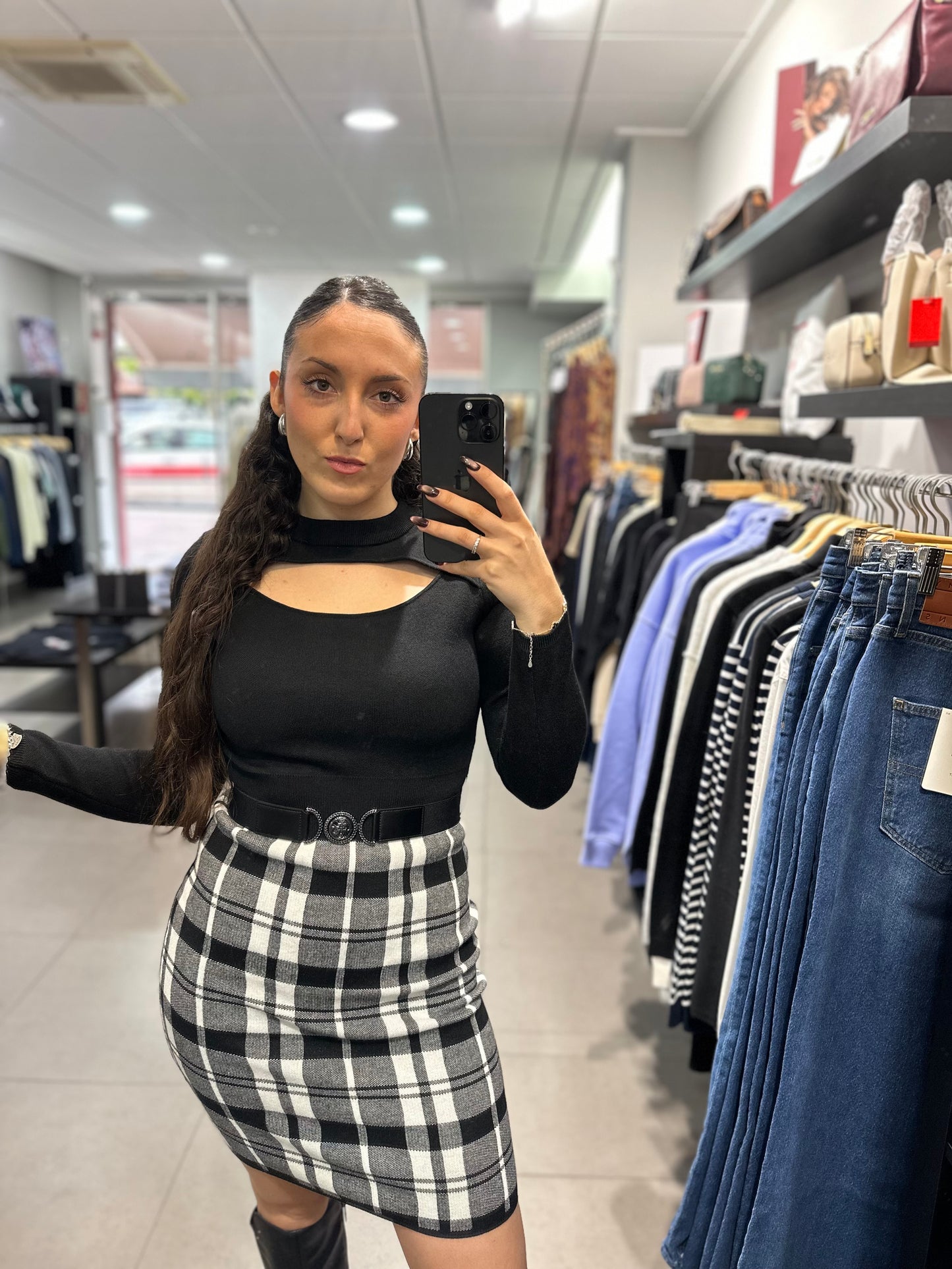 VESTIDO GUESS PUNTO CON CINTURON