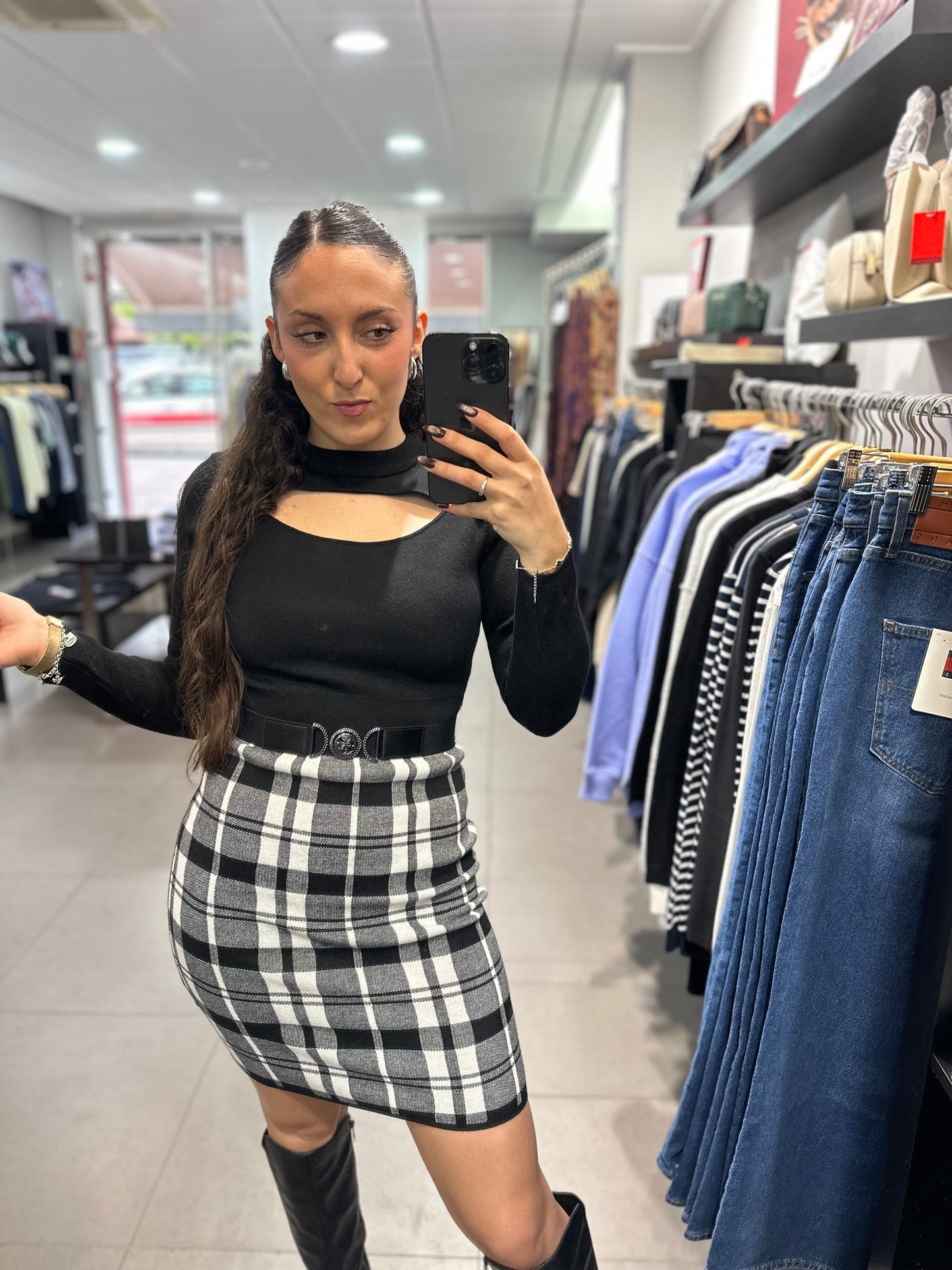 VESTIDO GUESS PUNTO CON CINTURON