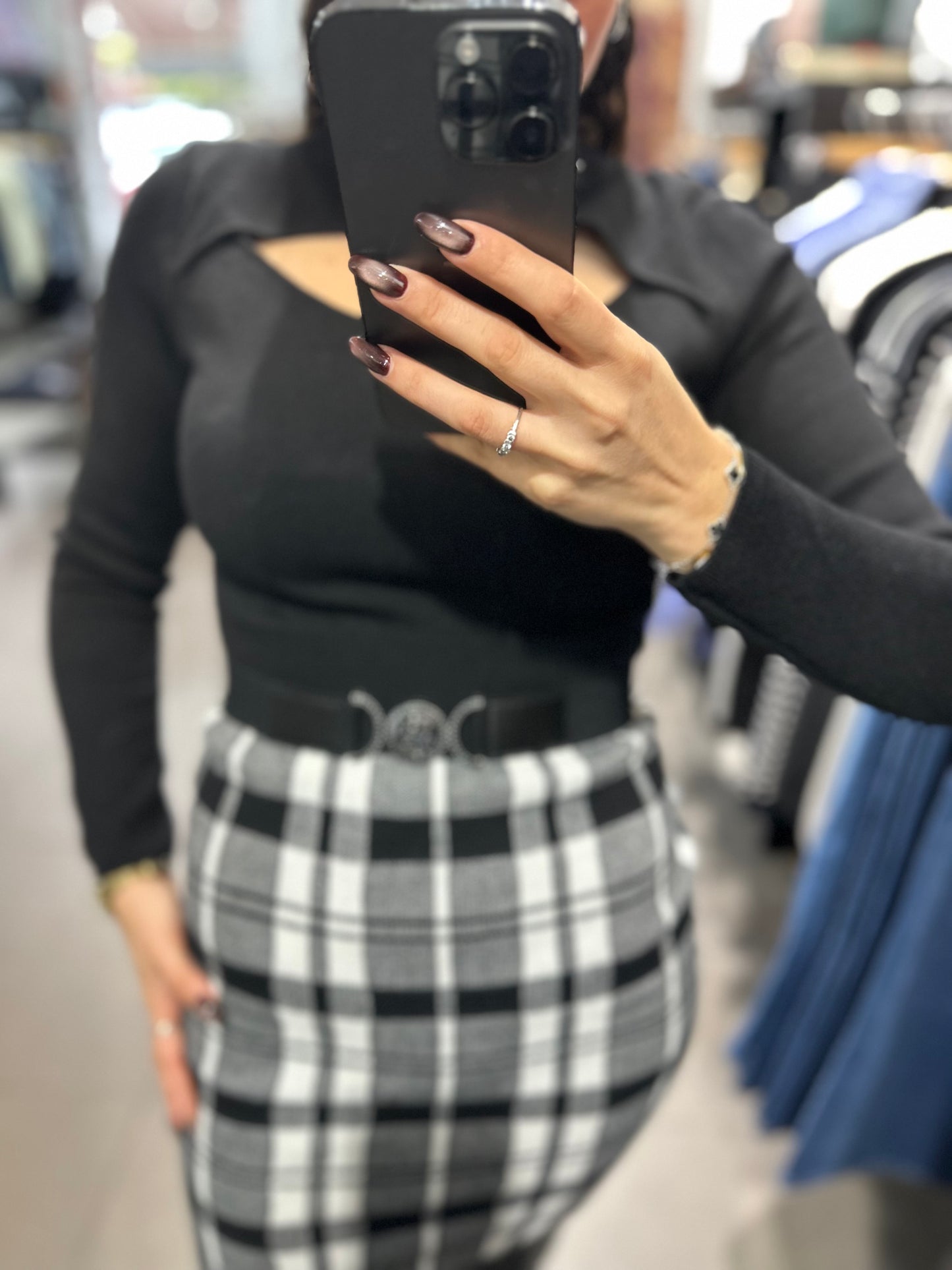 VESTIDO GUESS PUNTO CON CINTURON