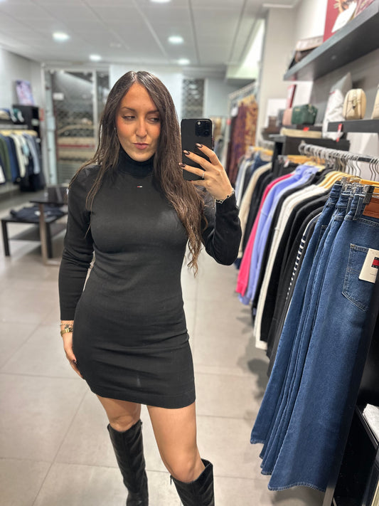 VESTIDO TOMMY JEANS NEGRO CUELLO ALTO