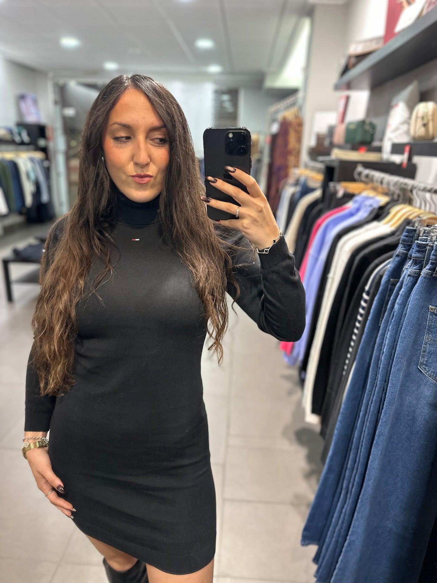 VESTIDO TOMMY JEANS NEGRO CUELLO ALTO