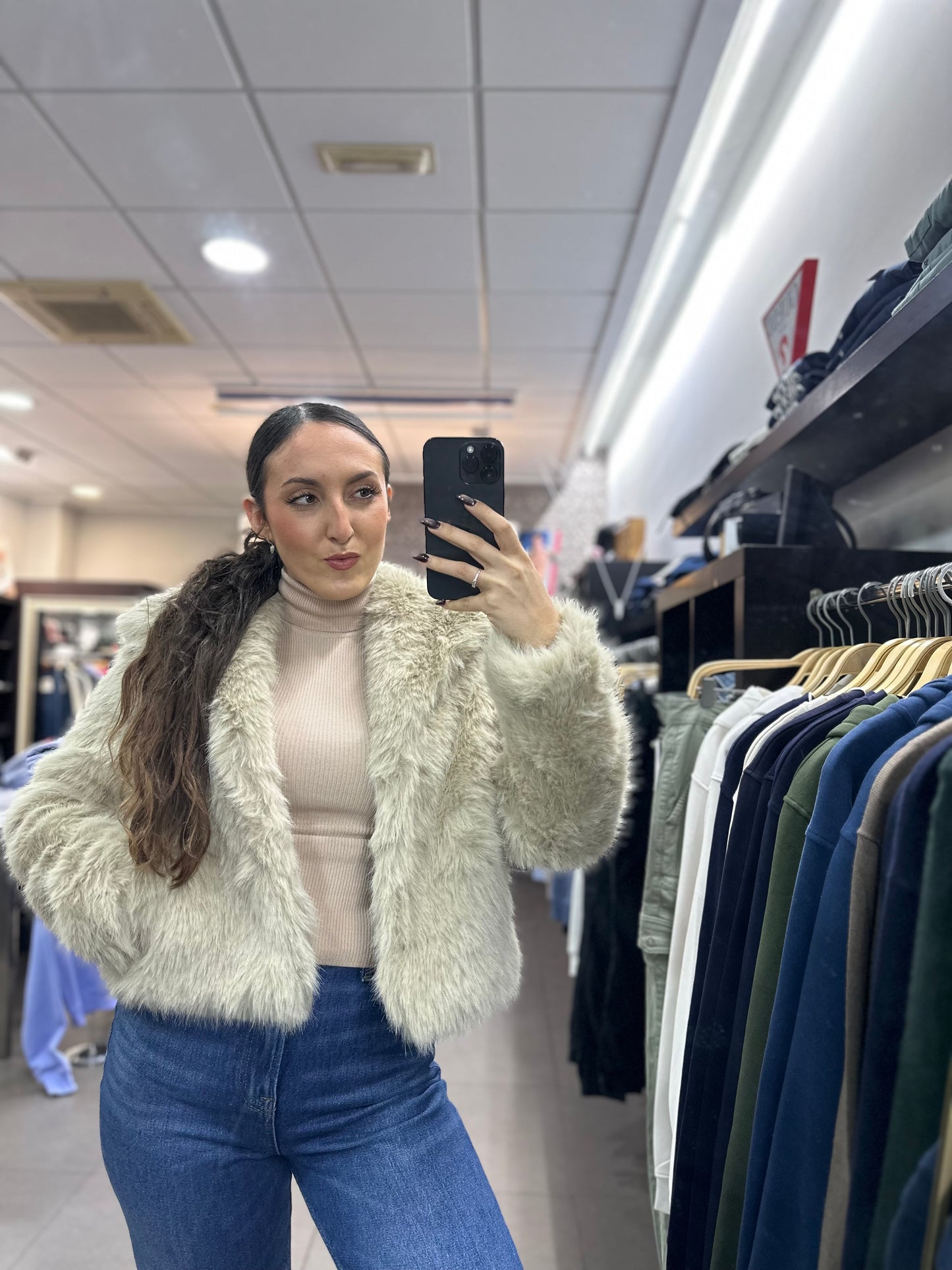 ABRIGO PELO TIFFOSI BEIGE