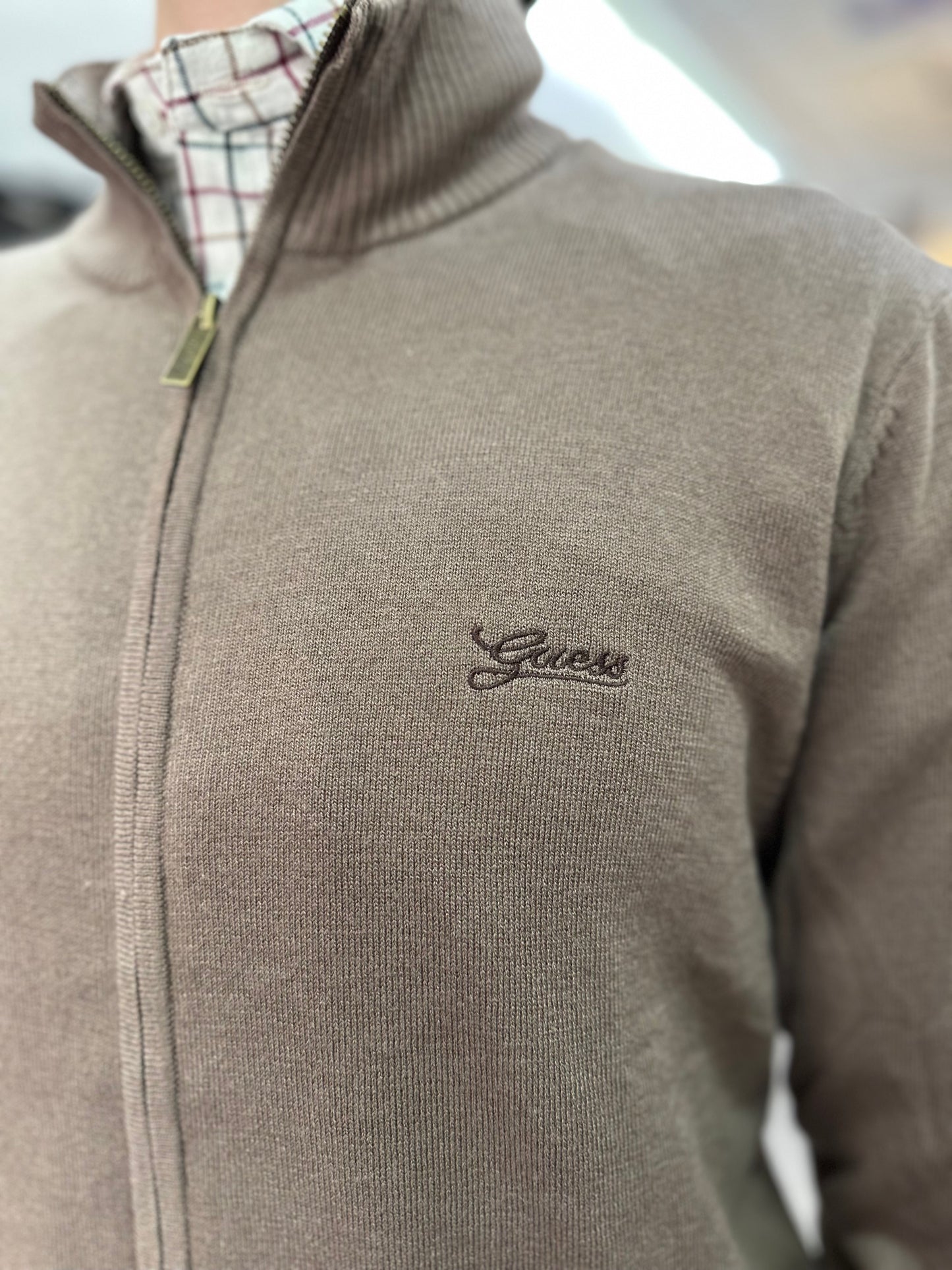 CHAQUETA GUESS PUNTO MARRÓN