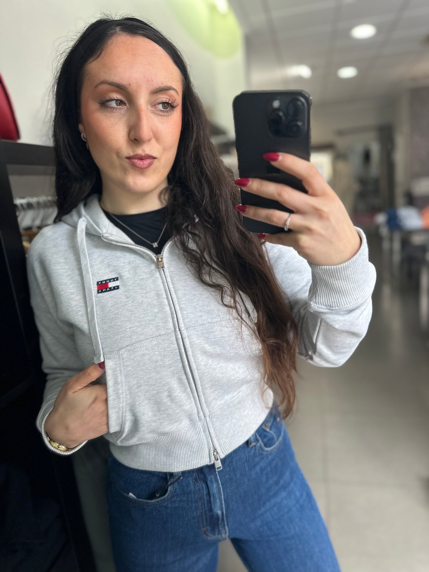 SUDADERA TOMMY GRIS CROP