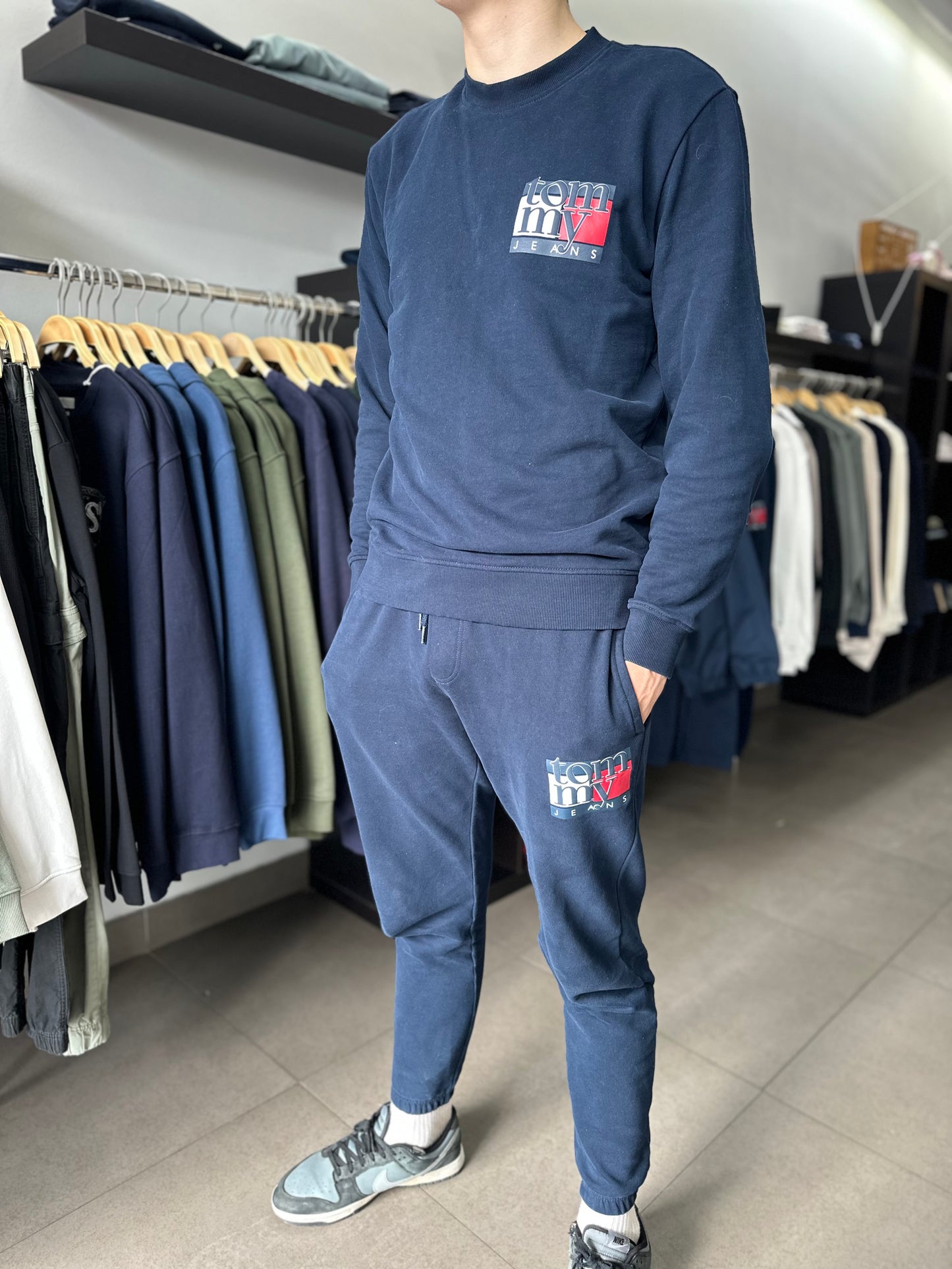 CHÁNDAL TOMMY AZUL MARINO LOGO NUEVO