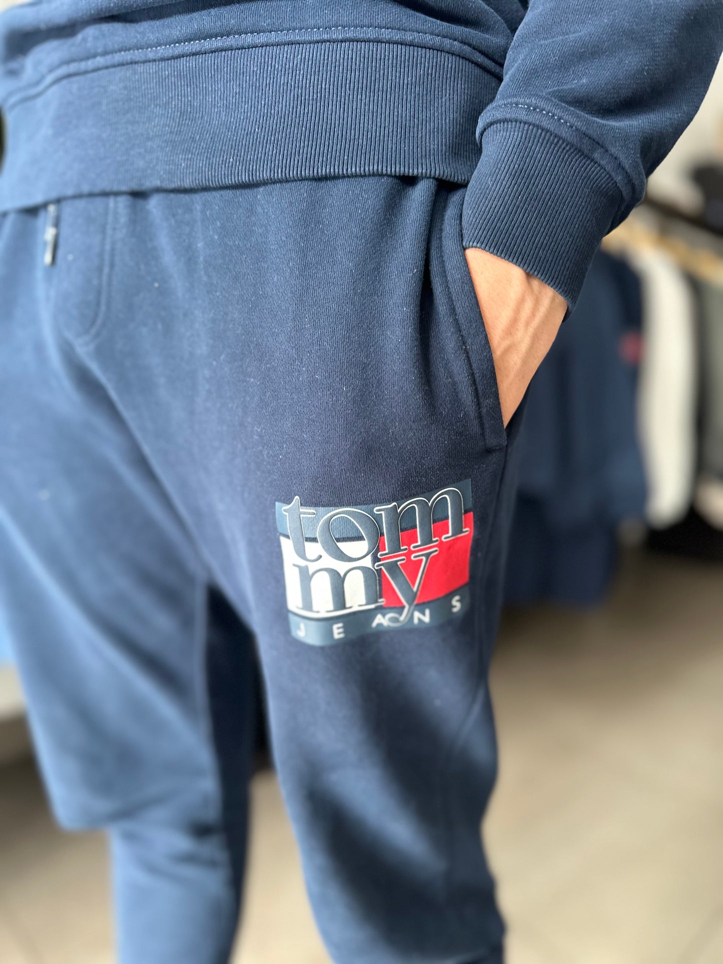 CHÁNDAL TOMMY AZUL MARINO LOGO NUEVO