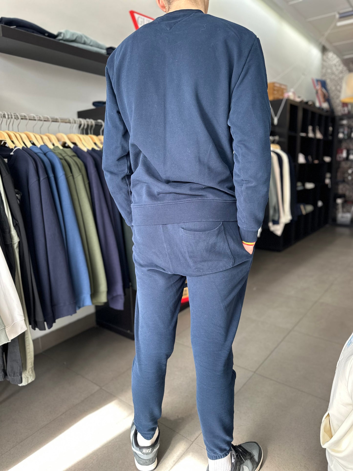 CHÁNDAL TOMMY AZUL MARINO LOGO NUEVO