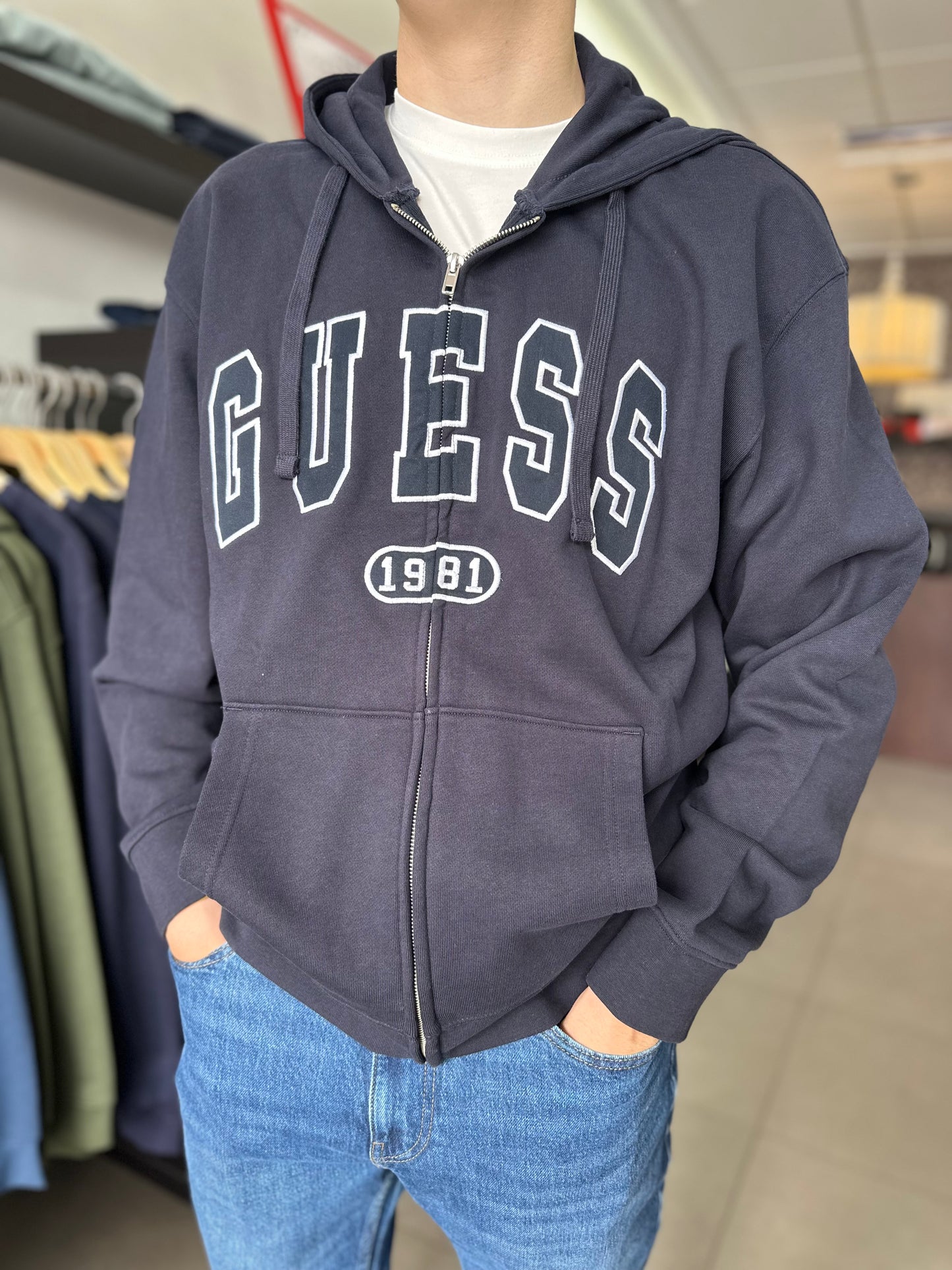 SUDADERA CON CREMALLERA GUESS