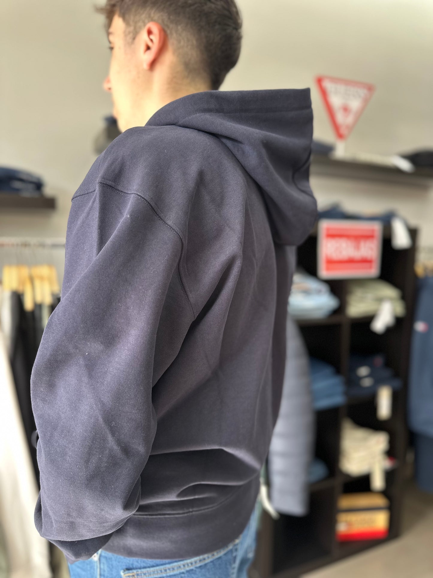 SUDADERA CON CREMALLERA GUESS