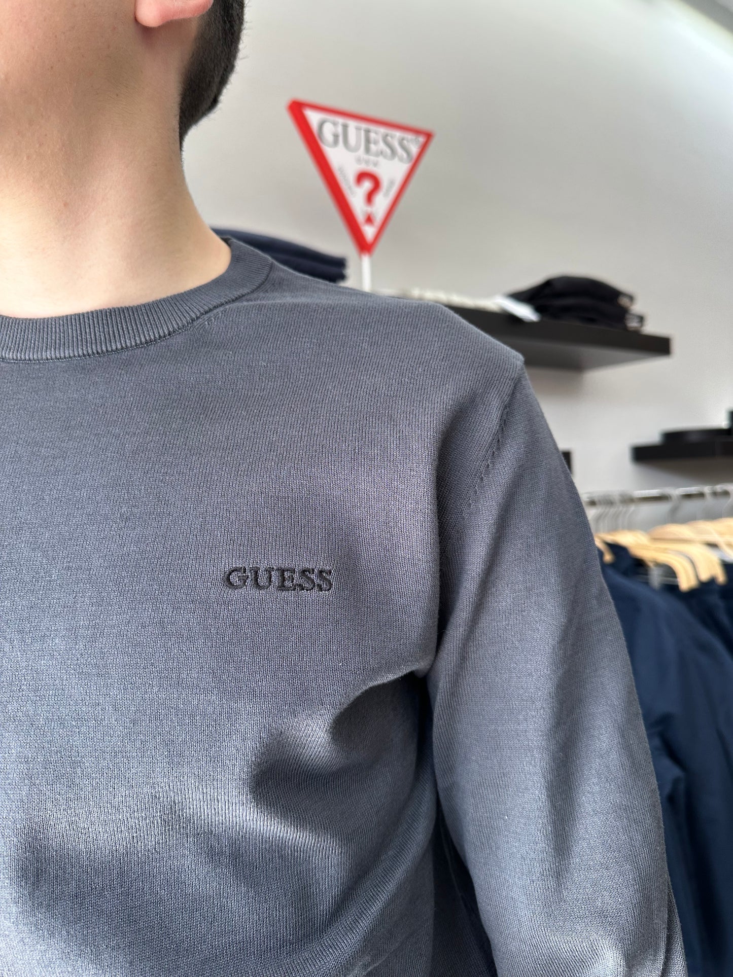 JERSEY GUESS GRIS