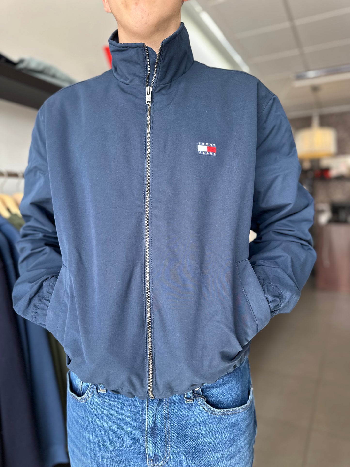 CHAQUETA TOMMY BOMBER CORTAVIENTOS AZUL MARINA