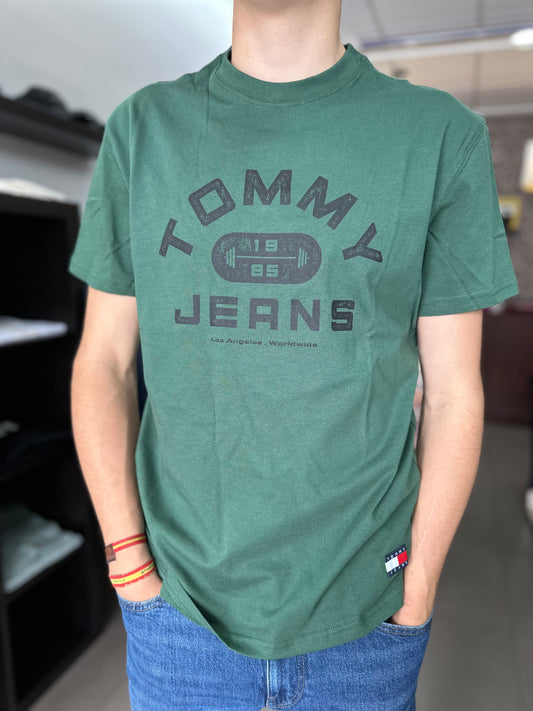 CAMISETA TOMMY VERDE CON LOGO