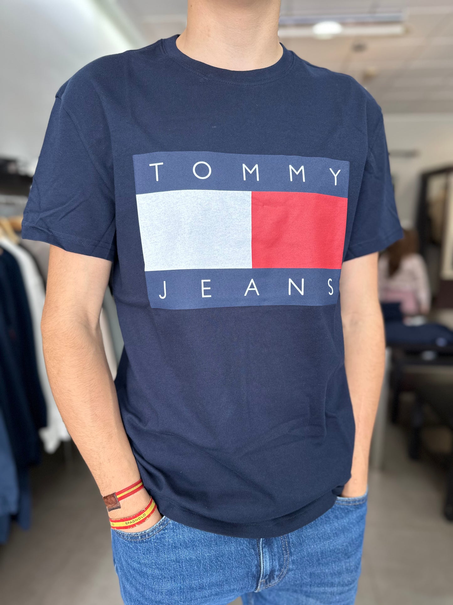 CAMISETA TOMMY MARINA CON LOGO BANDERA