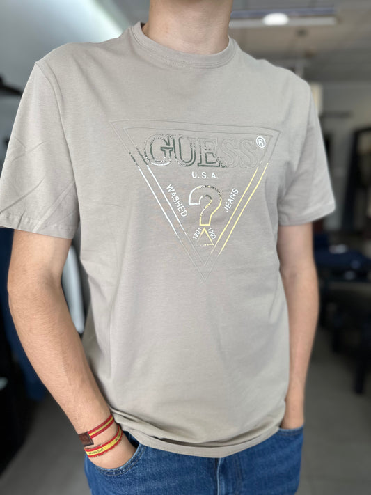 CAMISETA GUESS BEIGE CON LOGO DIFUMINADO