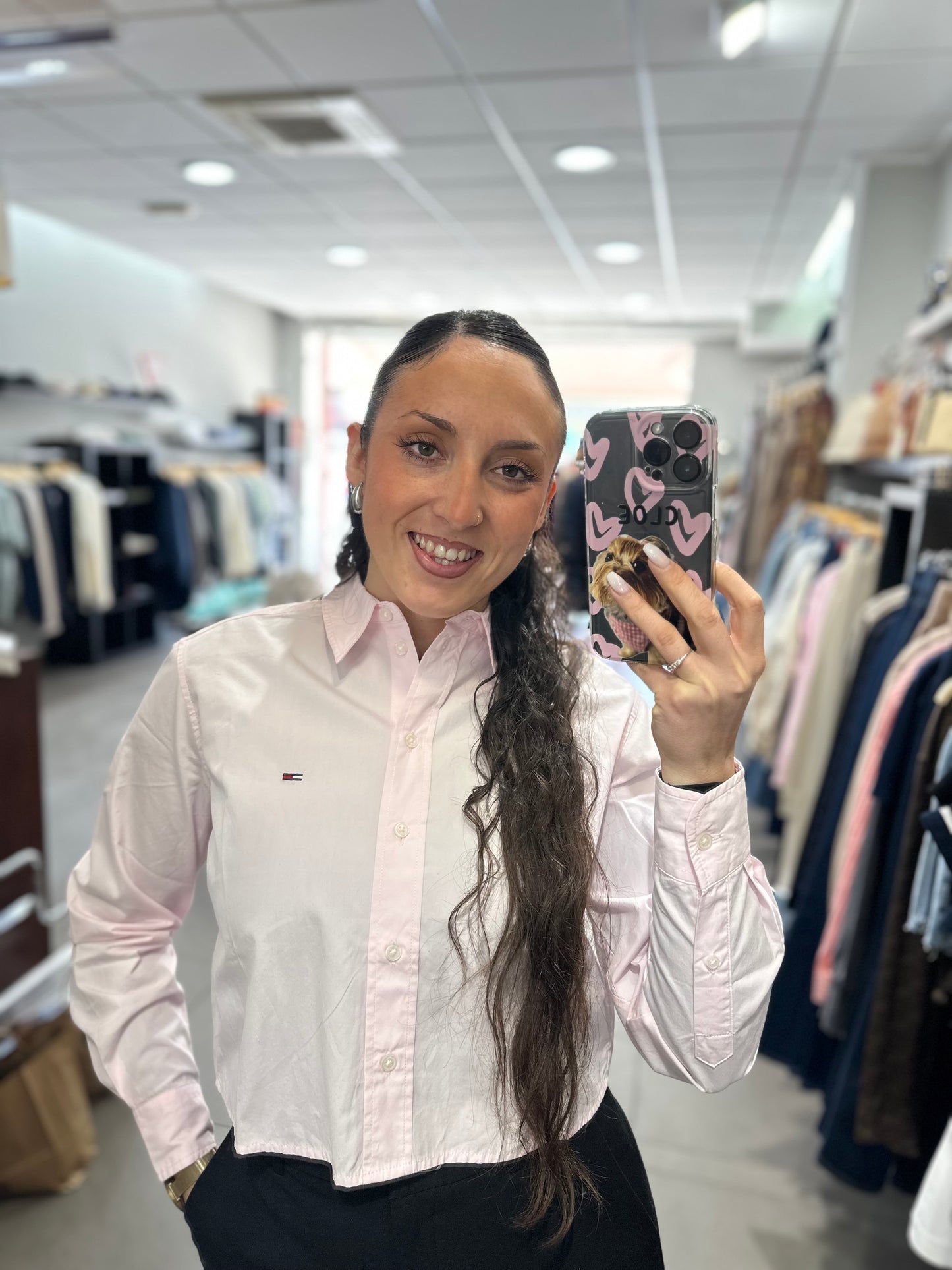 CAMISA TOMMY ROSA CON CORTE CUADRADO