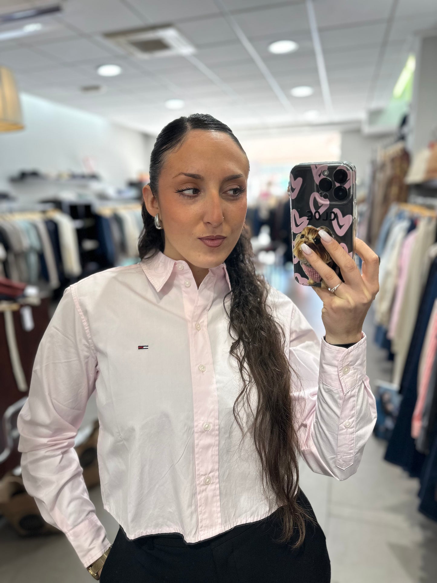 CAMISA TOMMY ROSA CON CORTE CUADRADO