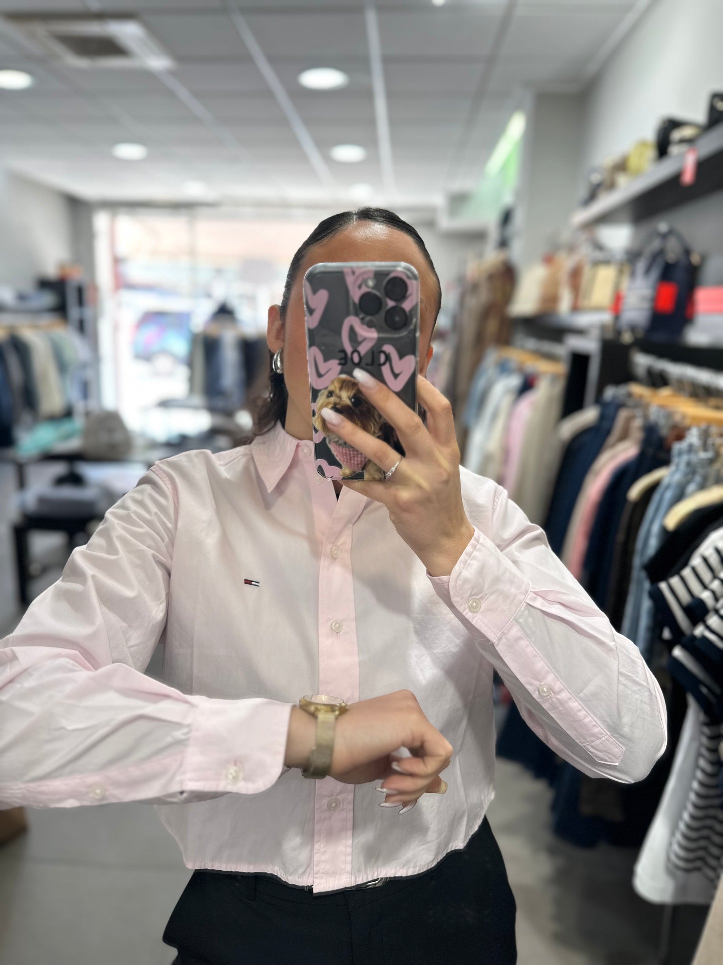 CAMISA TOMMY ROSA CON CORTE CUADRADO