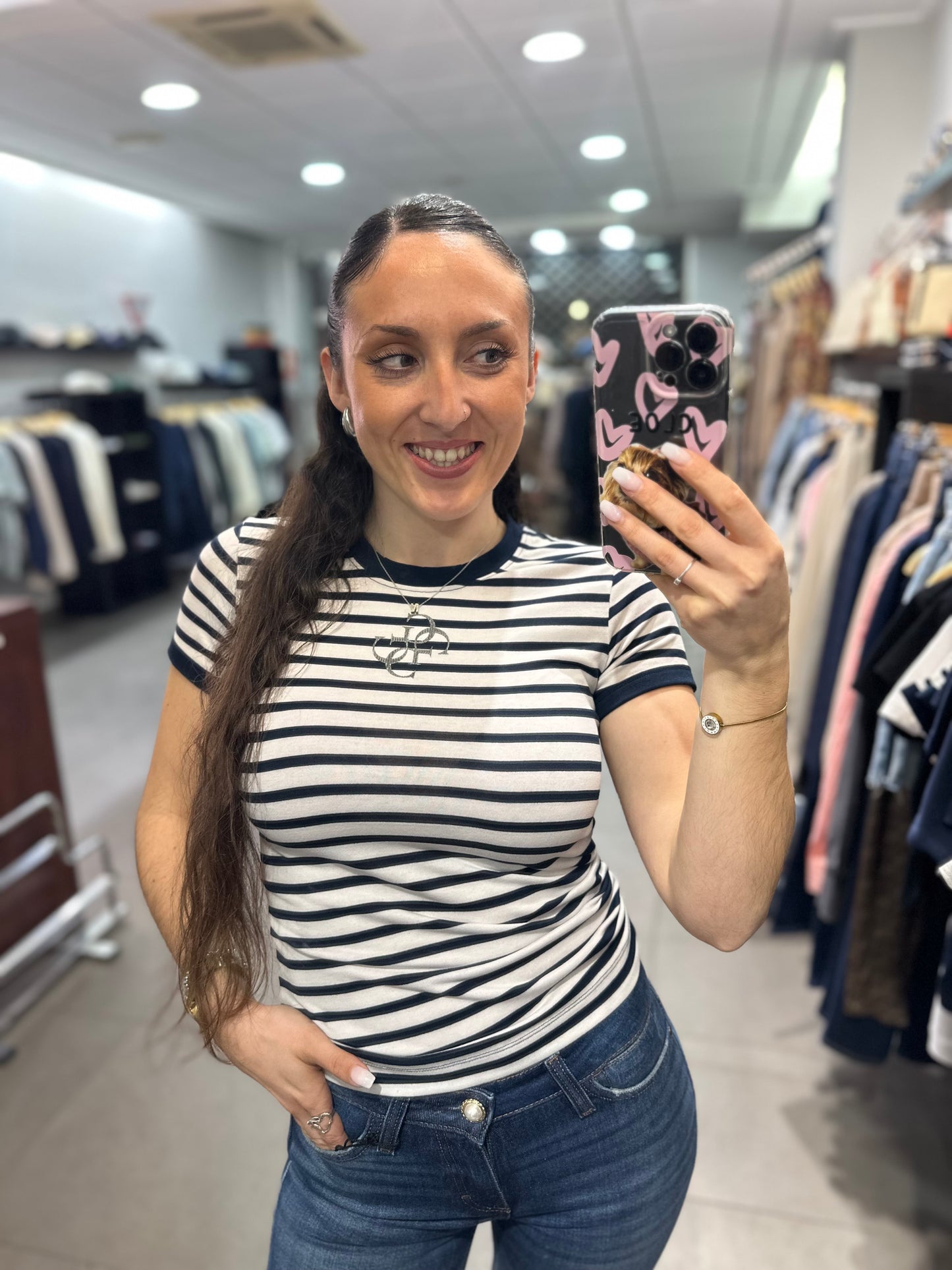 CAMISETA GUESS RAYAS MARINA Y BLANCA CON LOGO 4G BRILLO