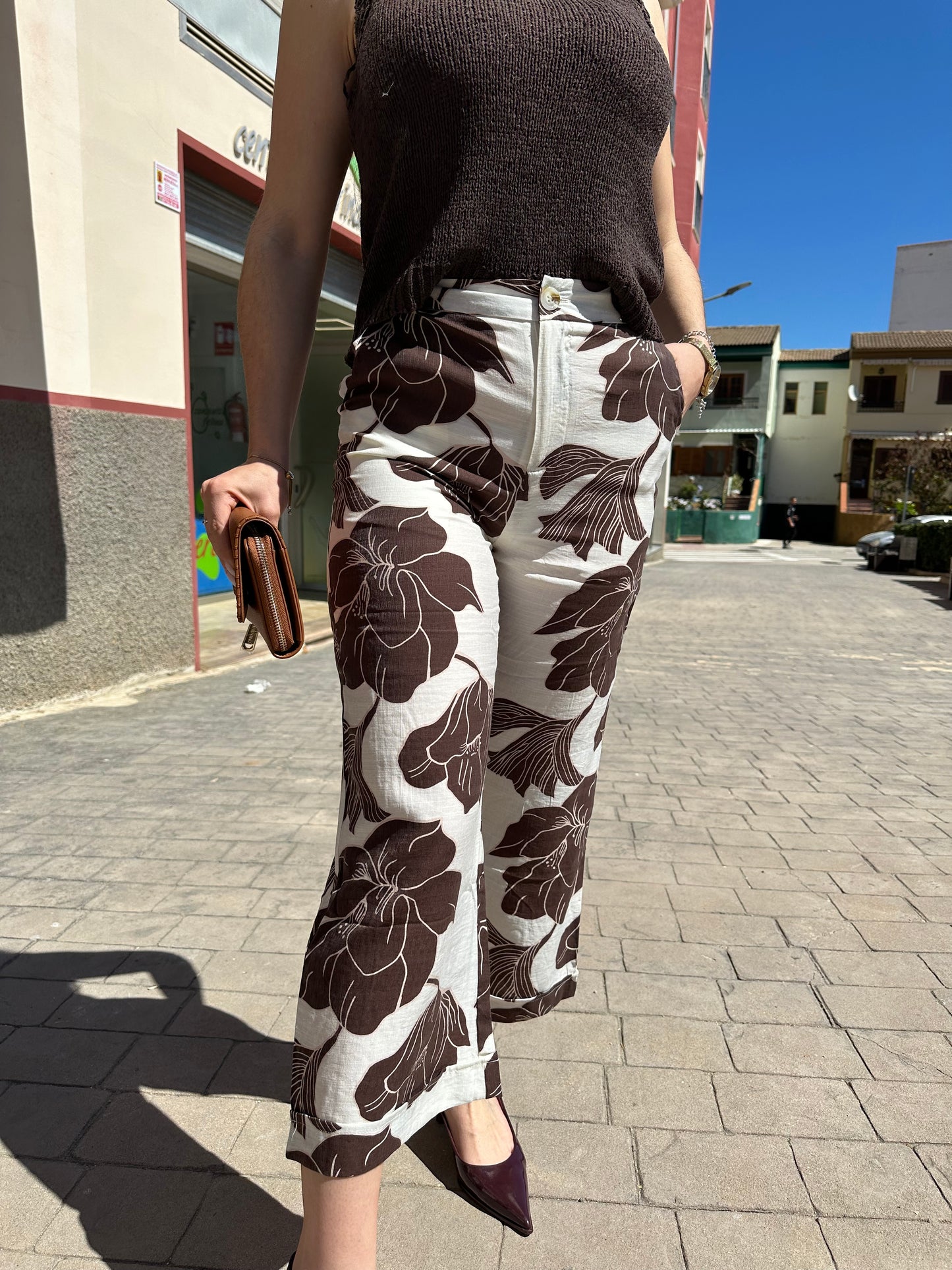 PANTALÓN TIFFOSI POSEY CULOTTE FLORES CHOCOLATE