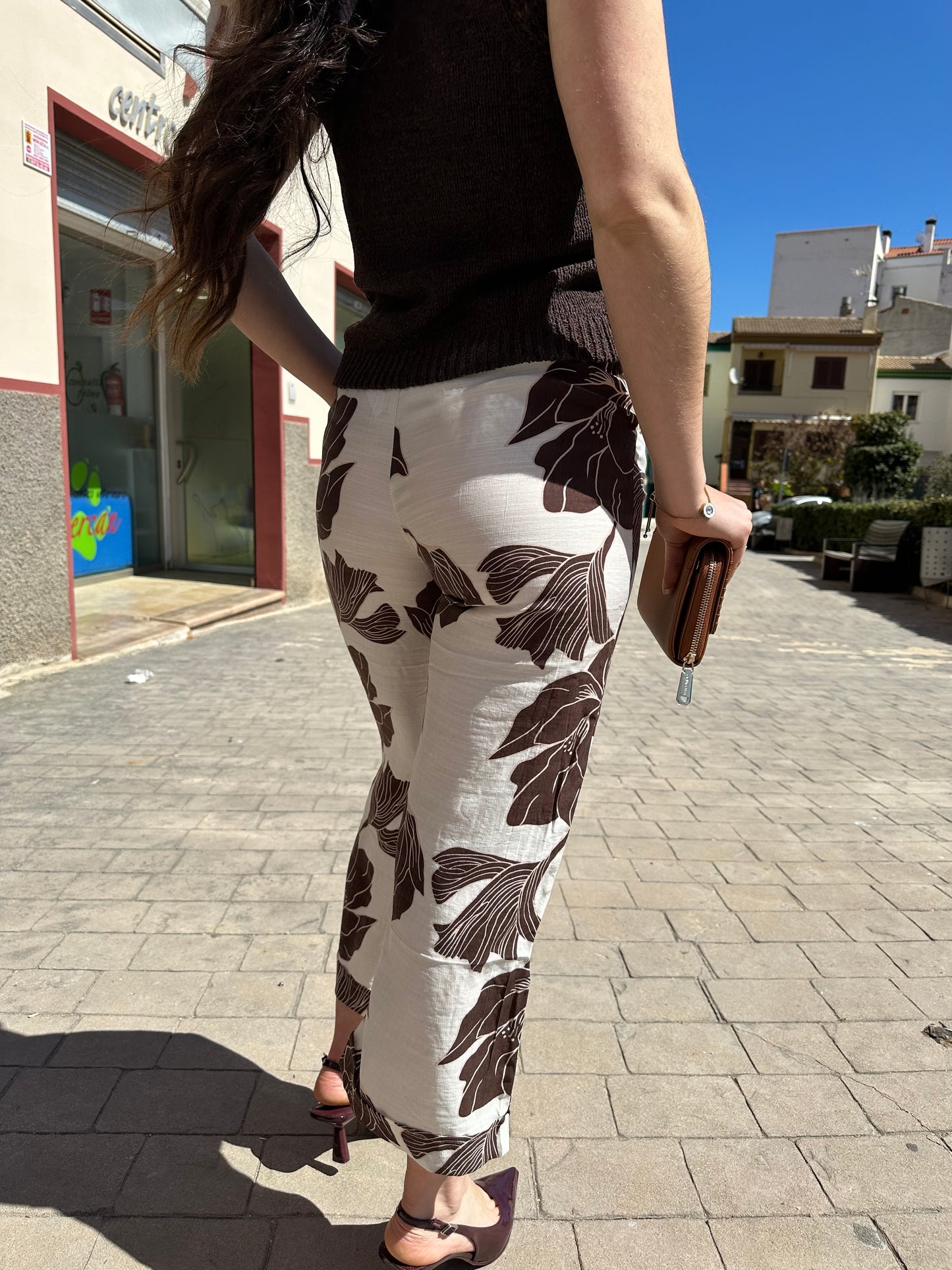 PANTALÓN TIFFOSI POSEY CULOTTE FLORES CHOCOLATE
