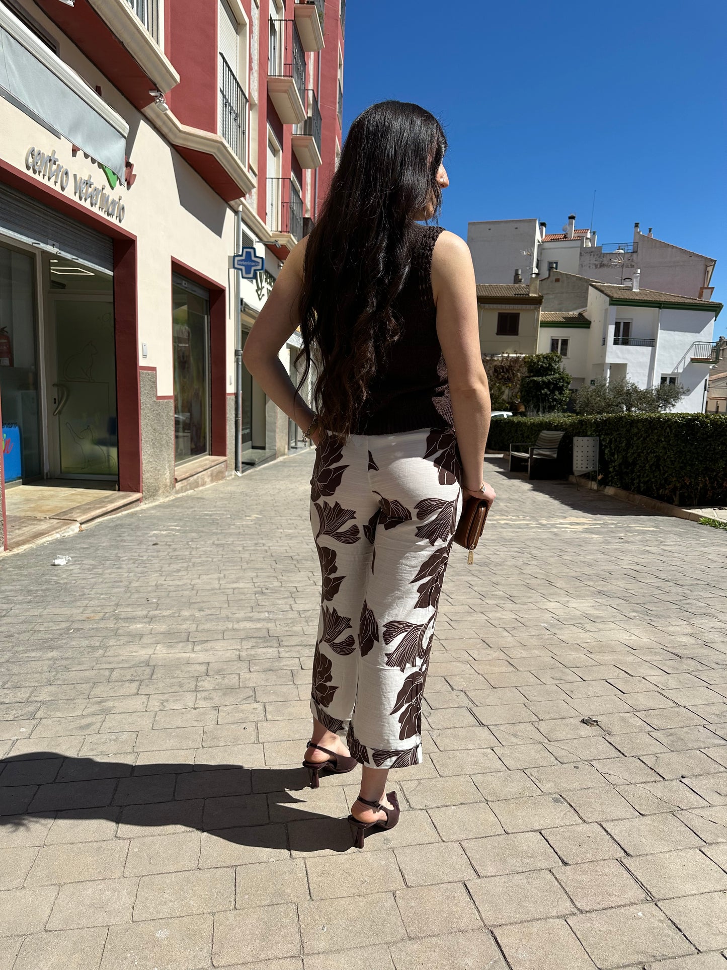 PANTALÓN TIFFOSI POSEY CULOTTE FLORES CHOCOLATE