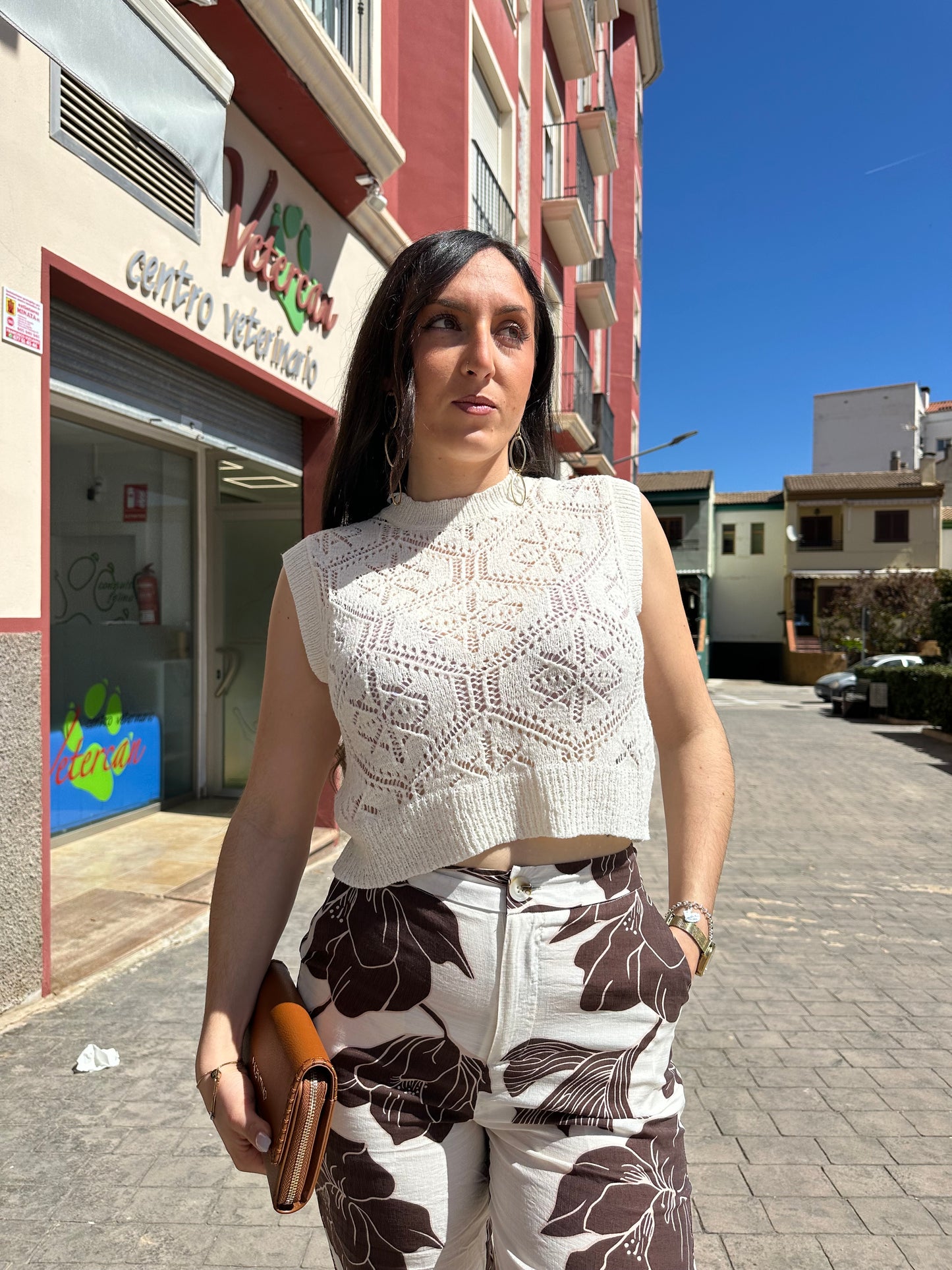 CHALECO TIFFOSI TULIPE PUNTO BEIGE CALADO