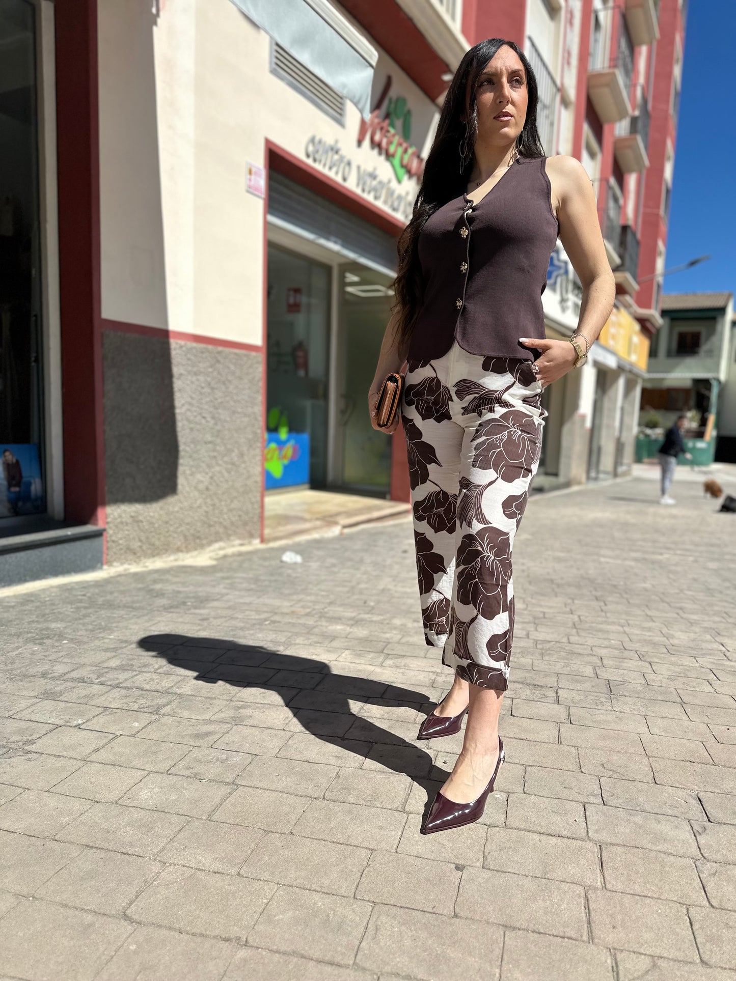 PANTALÓN TIFFOSI POSEY CULOTTE FLORES CHOCOLATE