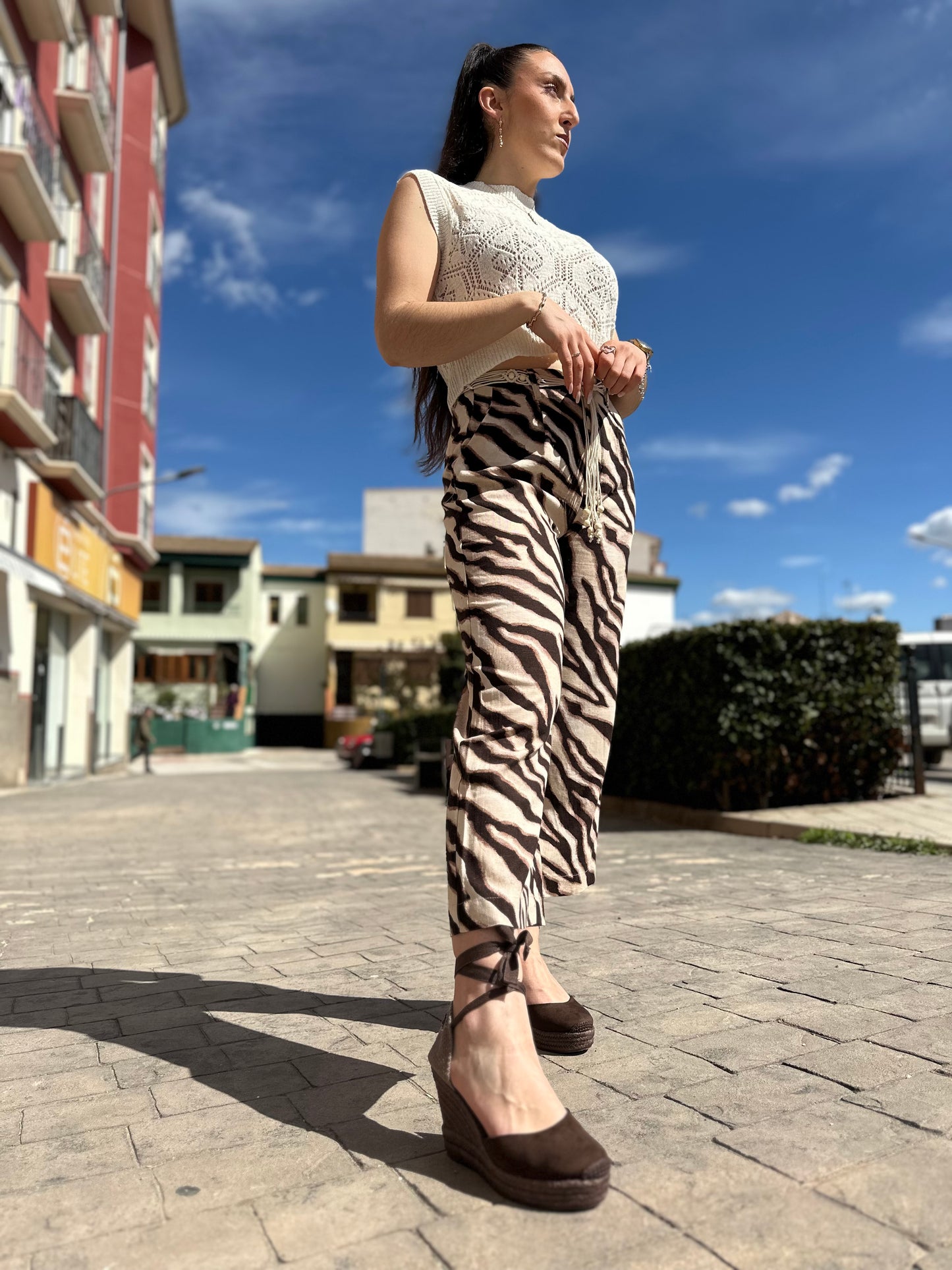 CHALECO TIFFOSI TULIPE PUNTO BEIGE CALADO