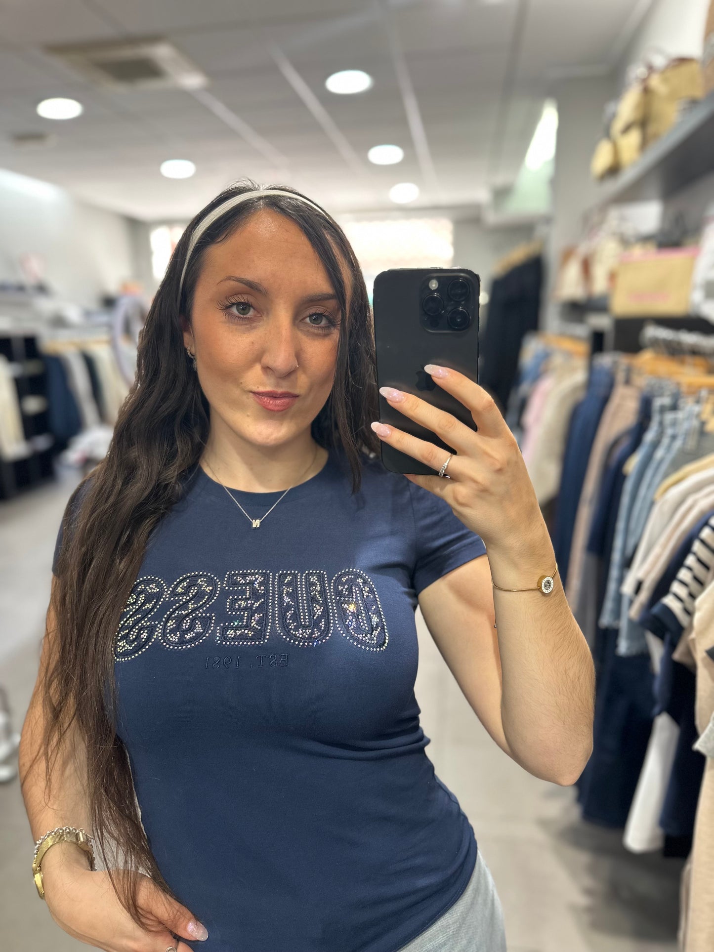 Camiseta Guess Marina logo encaje y brillos iridiscentes