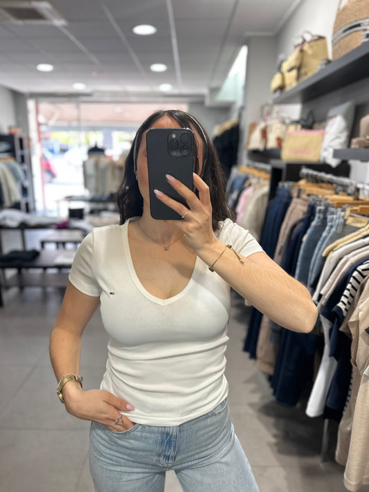 Camiseta Tommy canalé blanca cuello pico