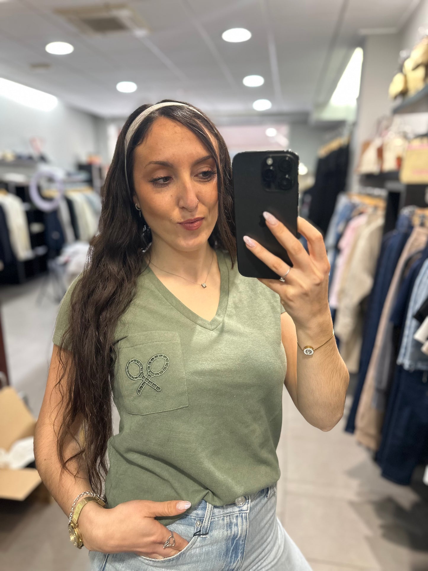Camiseta Silbon verde oliva cuello pico