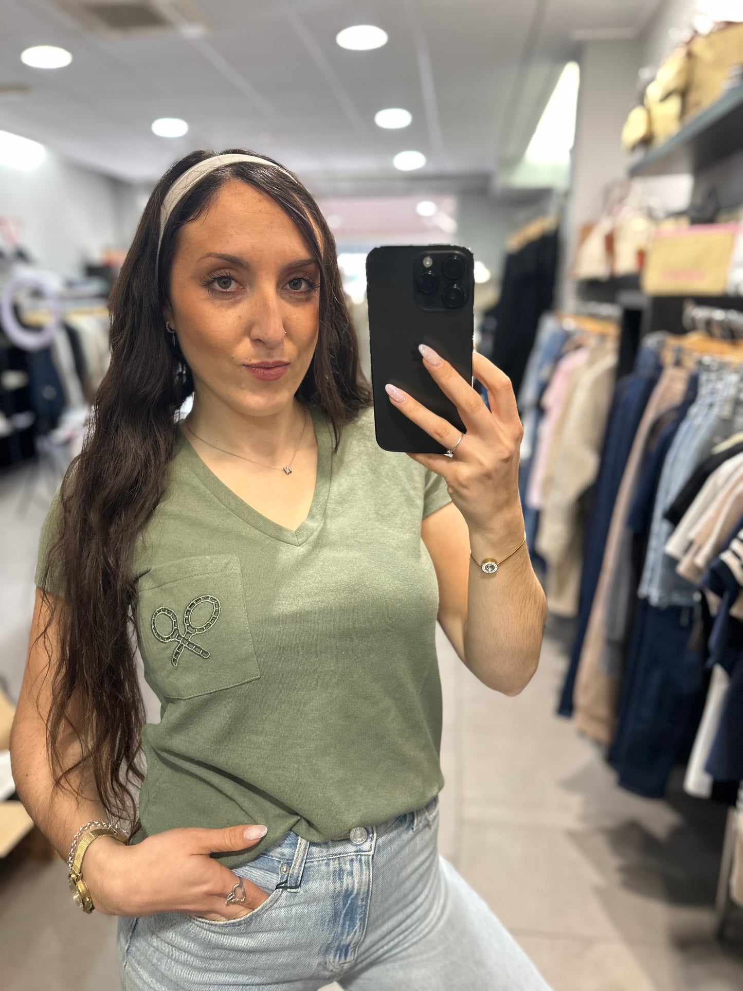 Camiseta Silbon verde oliva cuello pico