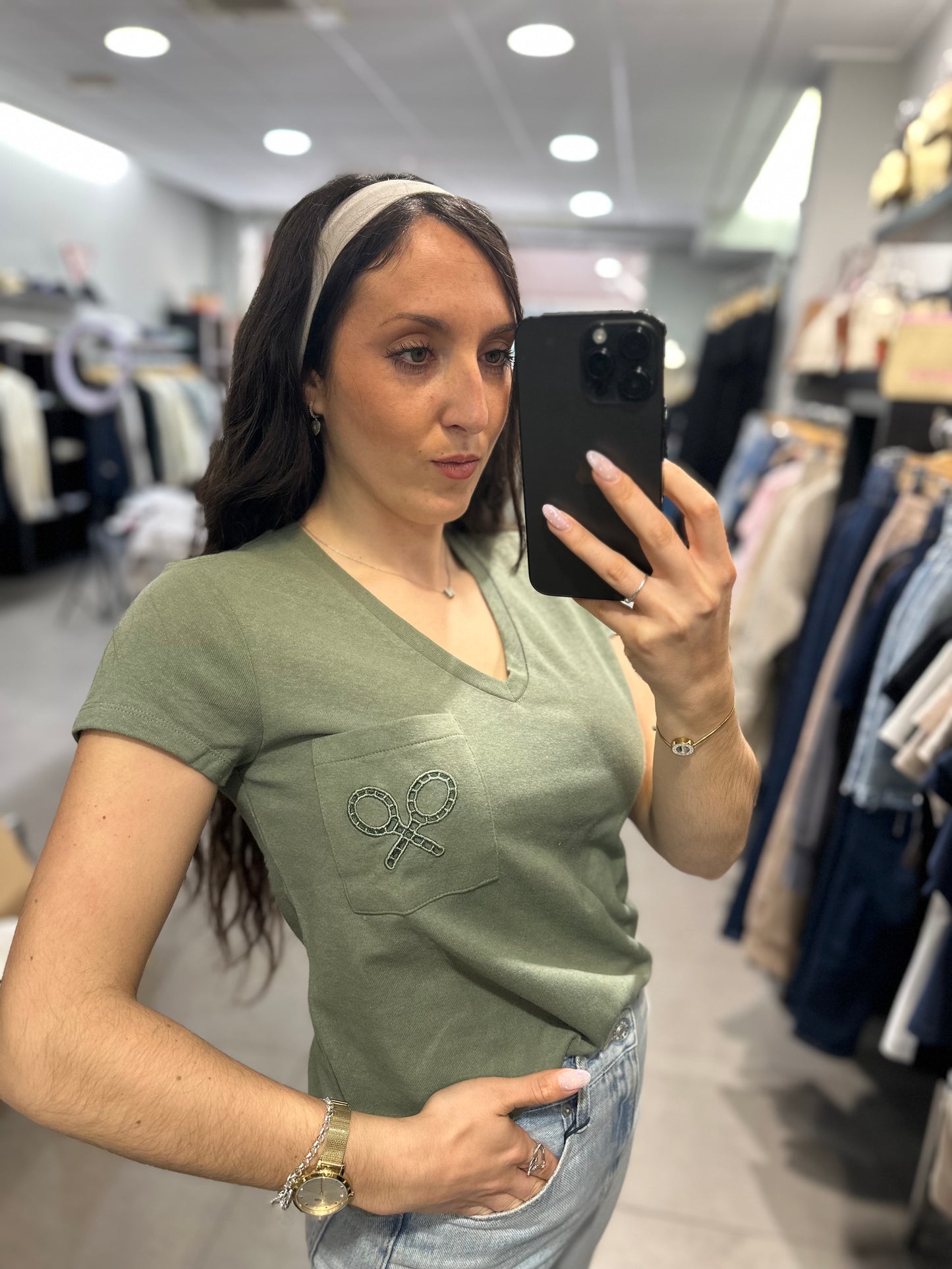 Camiseta Silbon verde oliva cuello pico