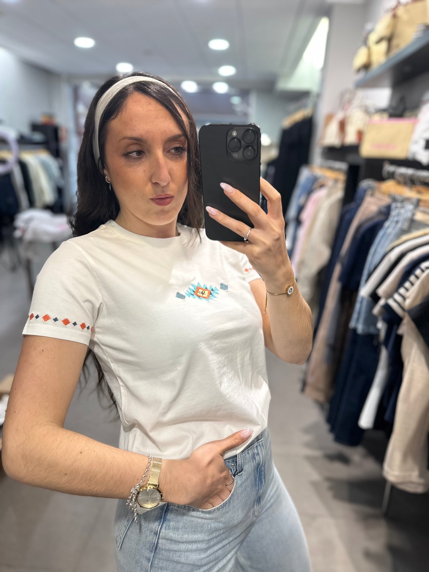 Camiseta Silbon blanca con bordado en mangas