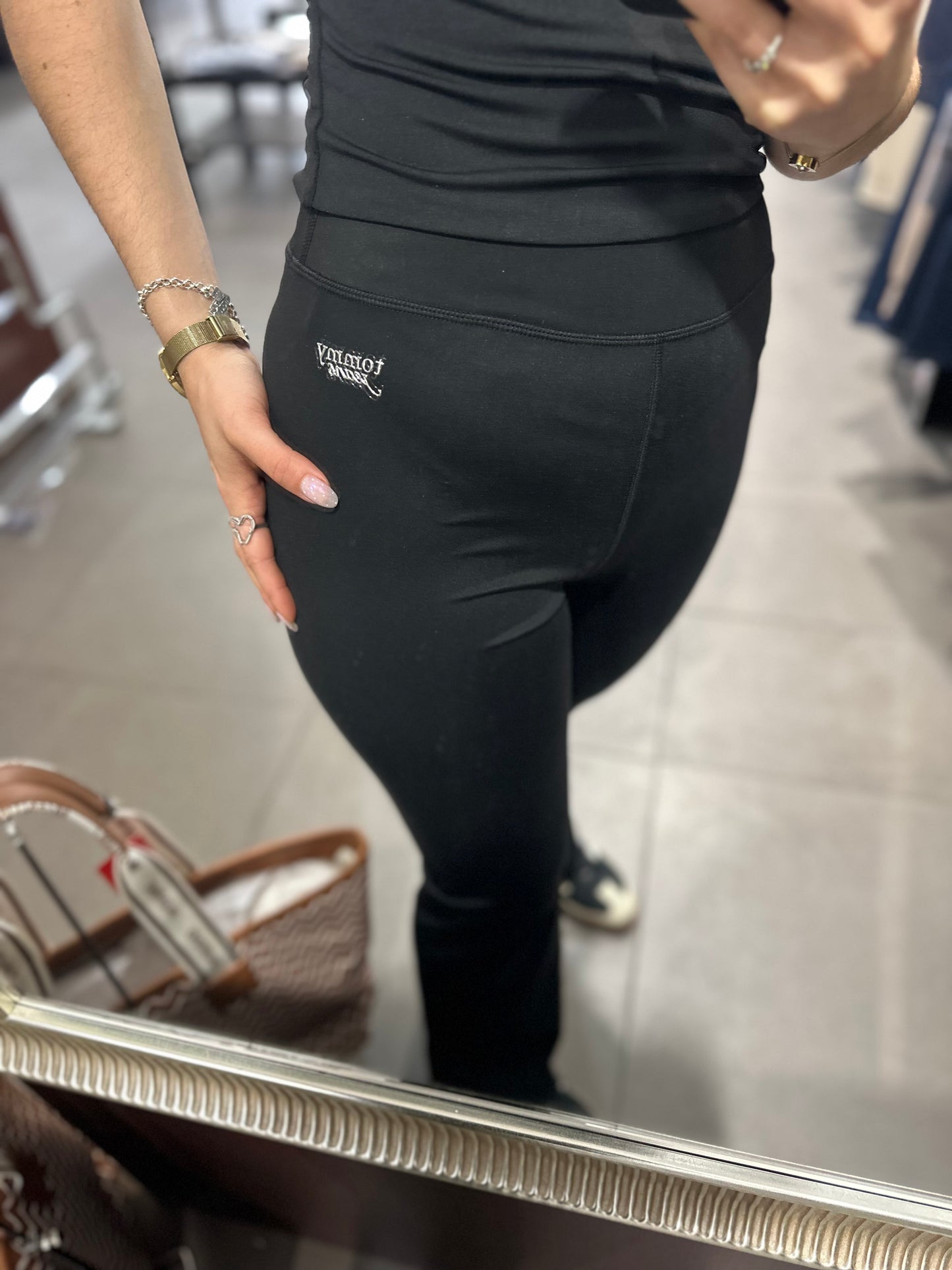 Conjunto Deportivo Tommy malla campana