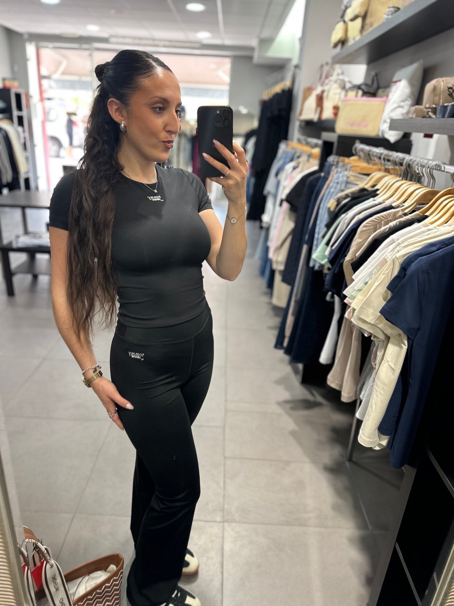 Conjunto Deportivo Tommy malla campana