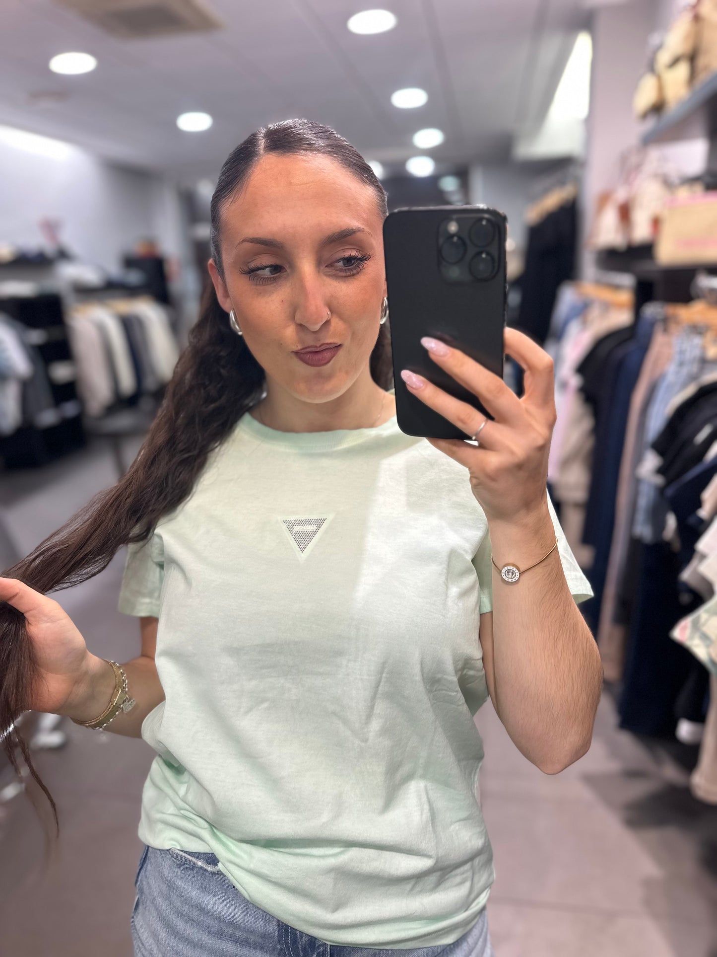 CAMISETA GUESS VERDE AGUA CON LOGO BRILLO