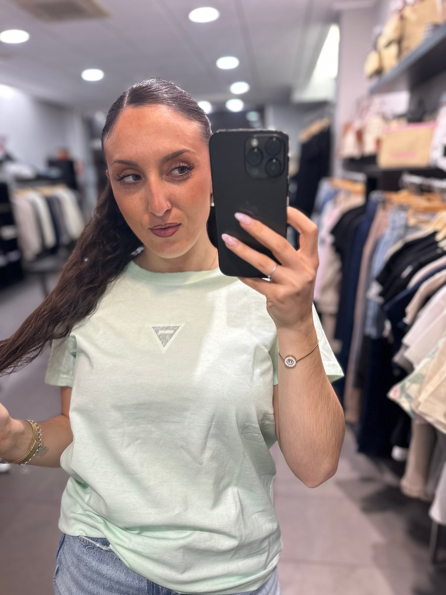 CAMISETA GUESS VERDE AGUA CON LOGO BRILLO
