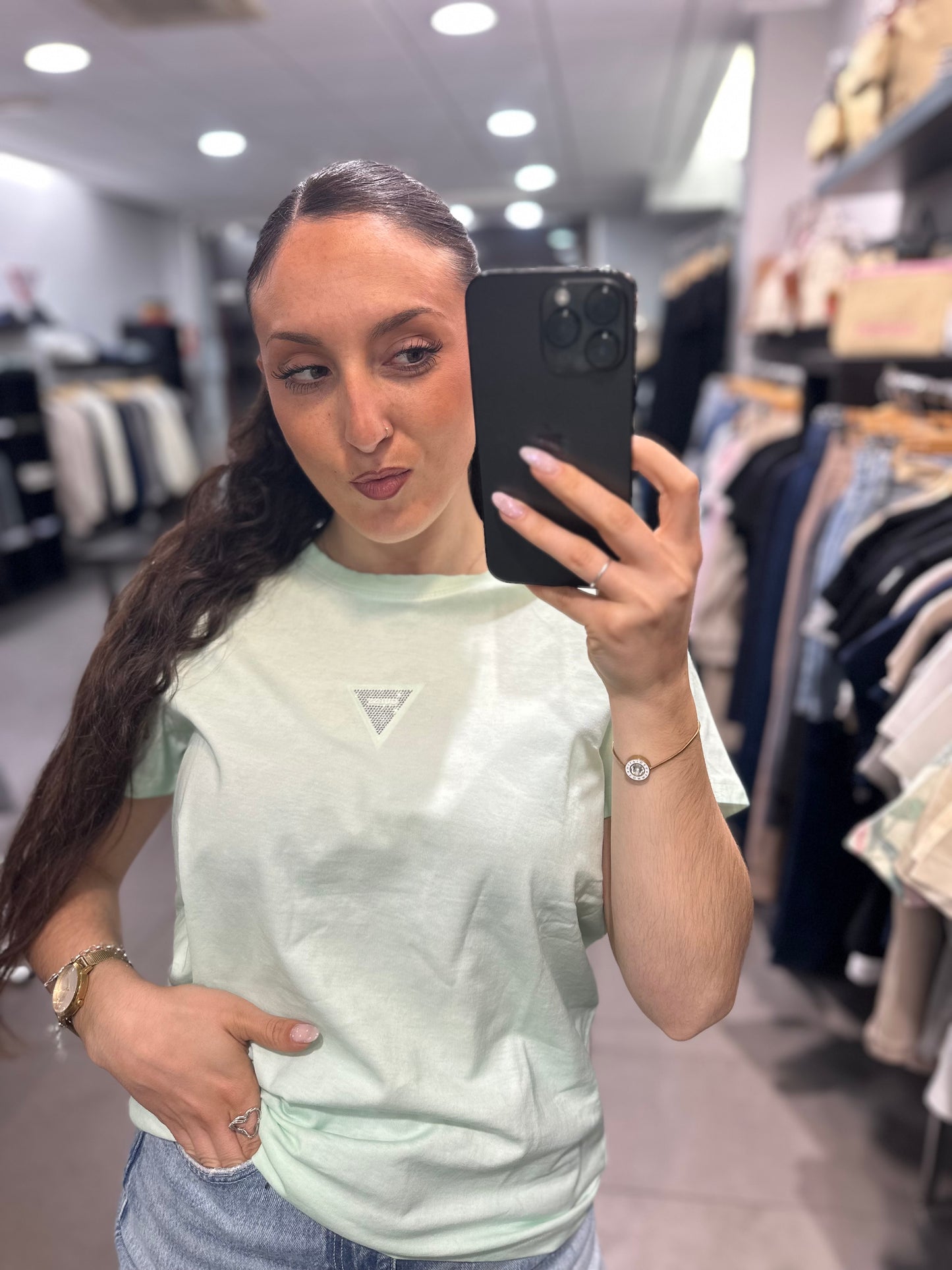 CAMISETA GUESS VERDE AGUA CON LOGO BRILLO