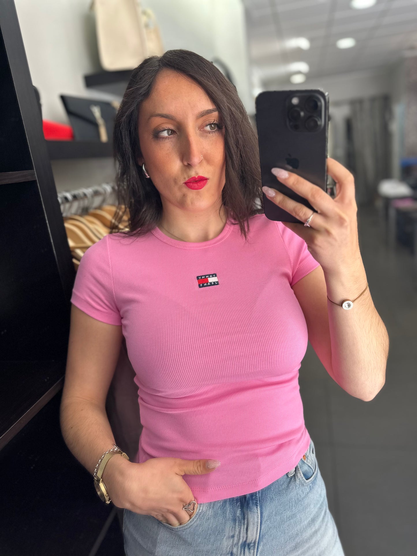 Camiseta Tommy canalé rosa logo bordado