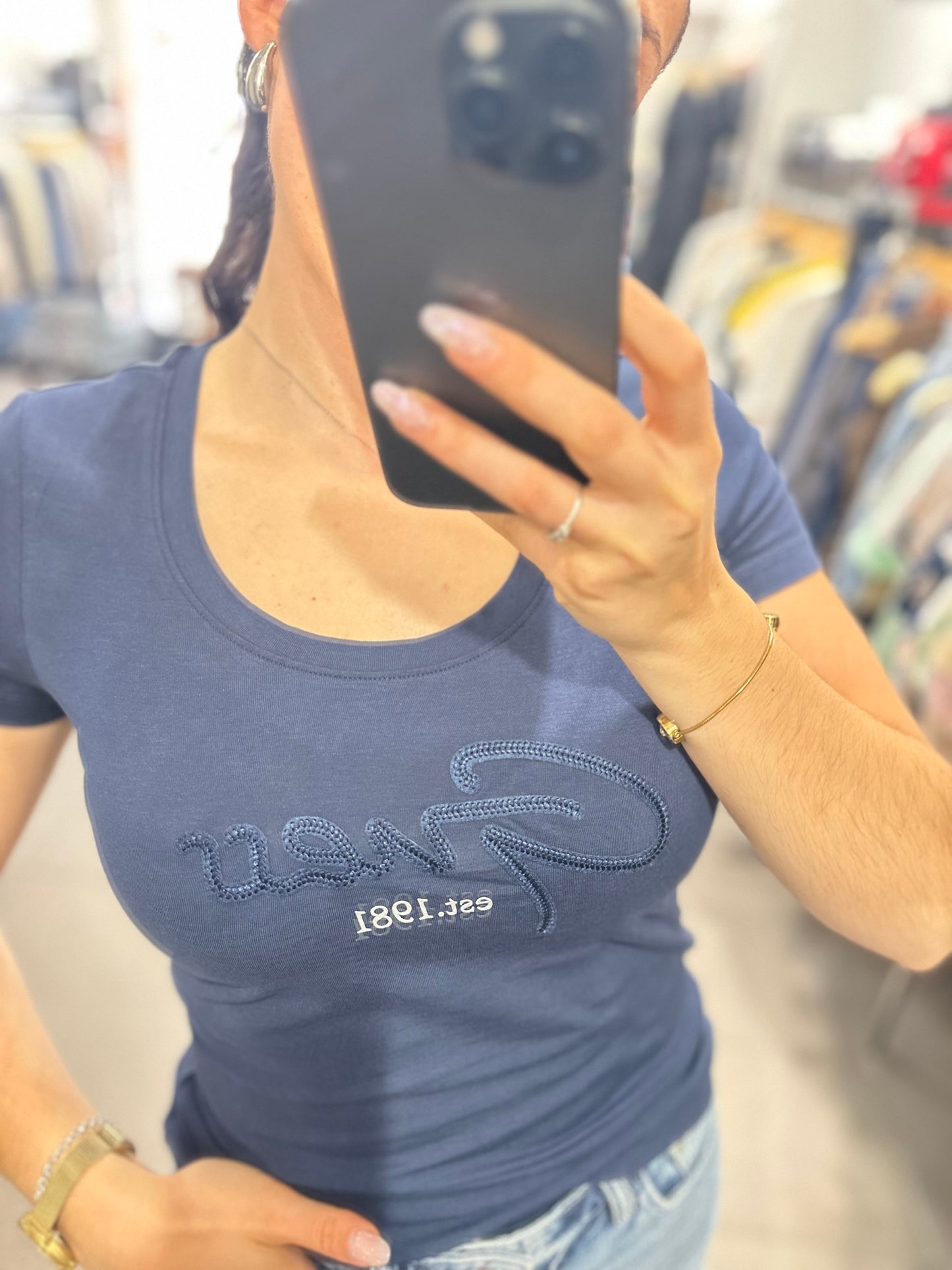 Camiseta Guess Marina logo bordado