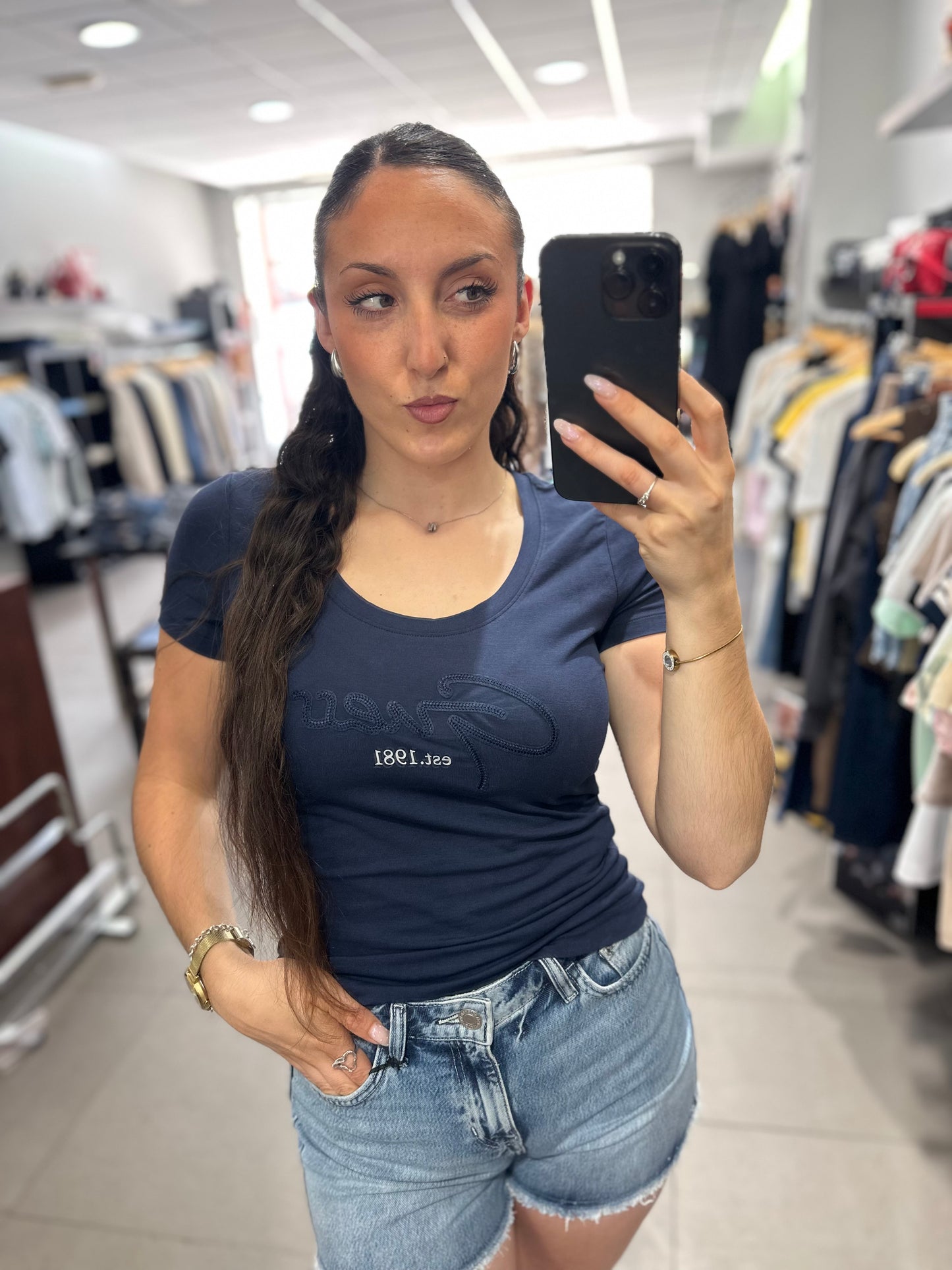 Camiseta Guess Marina logo bordado