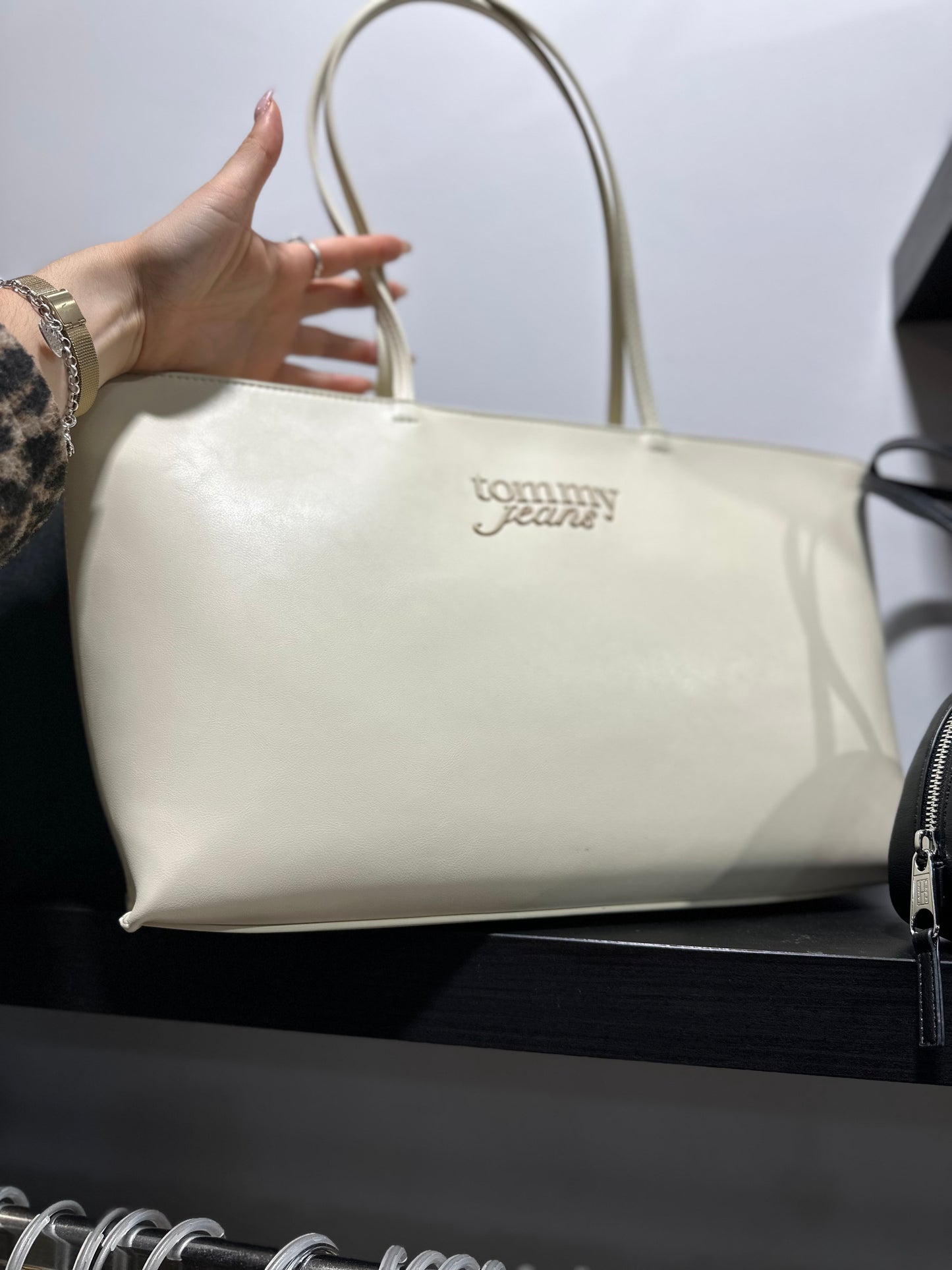 BOLSO TOMMY CREMA GRANDE