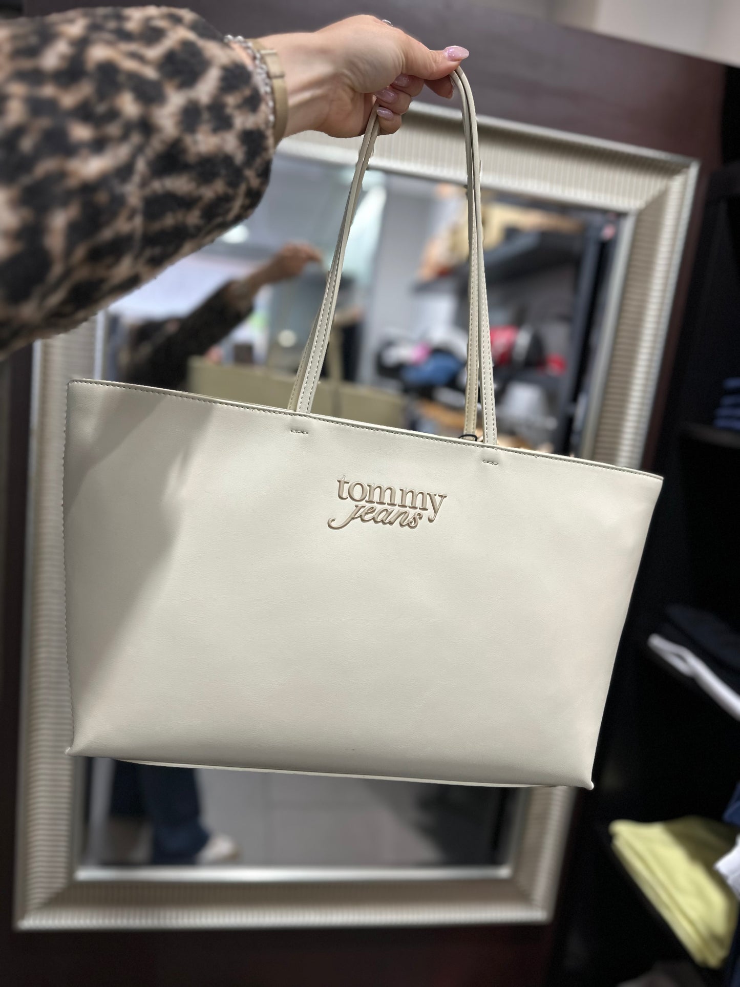 BOLSO TOMMY CREMA GRANDE